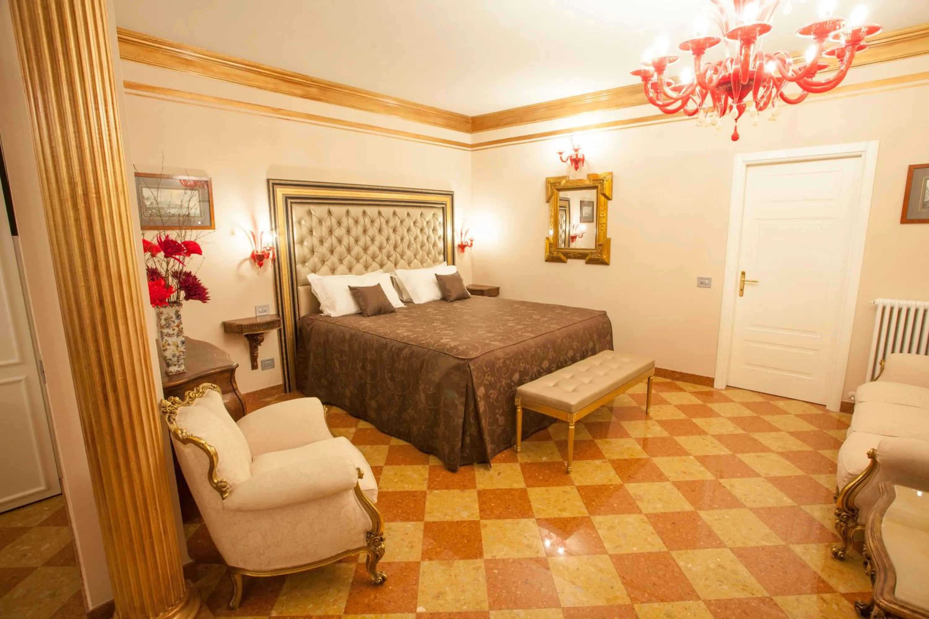 Bedroom, Bed in Martins Residence de Luxe