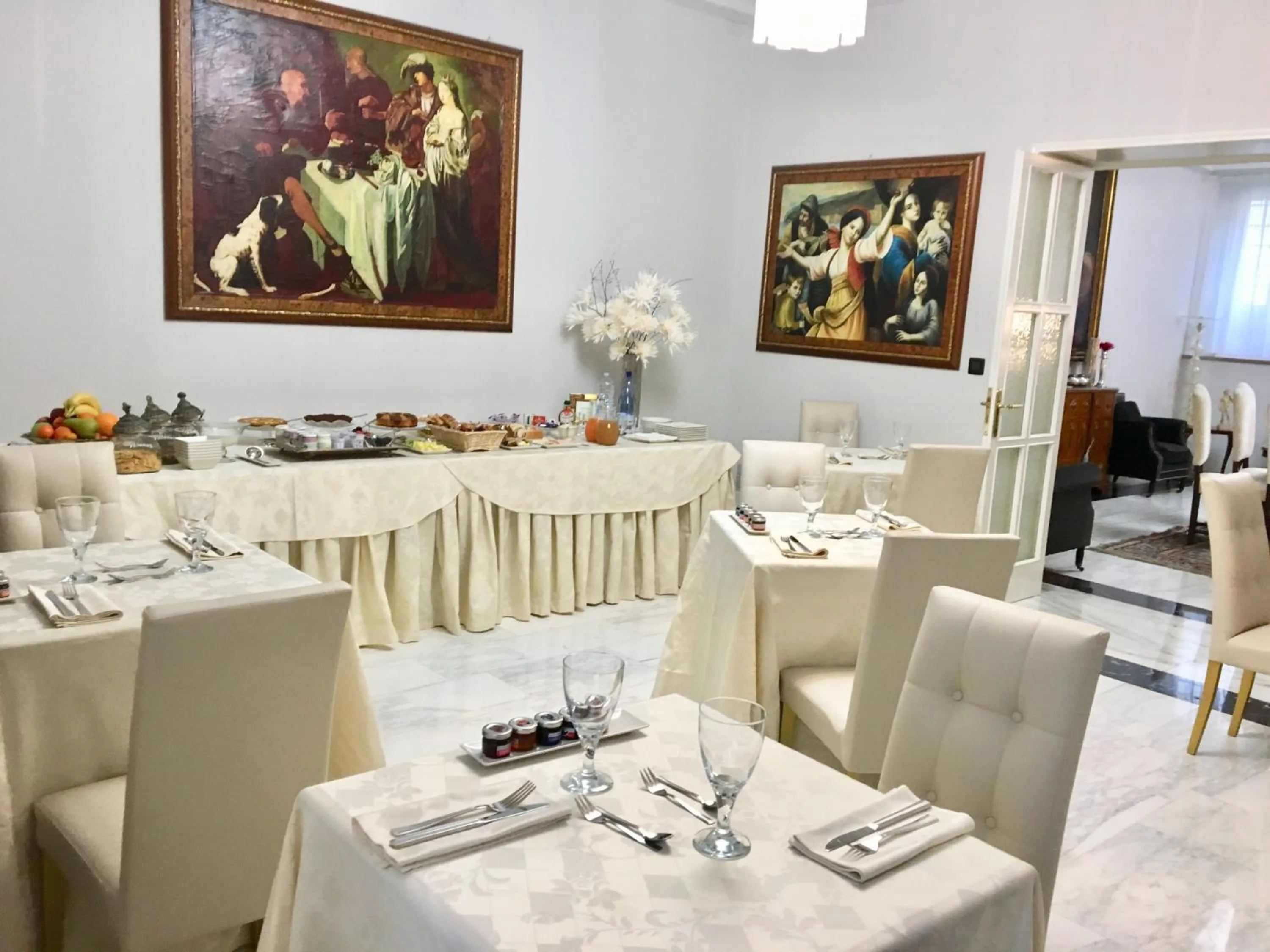 Breakfast in Martins Residence de Luxe