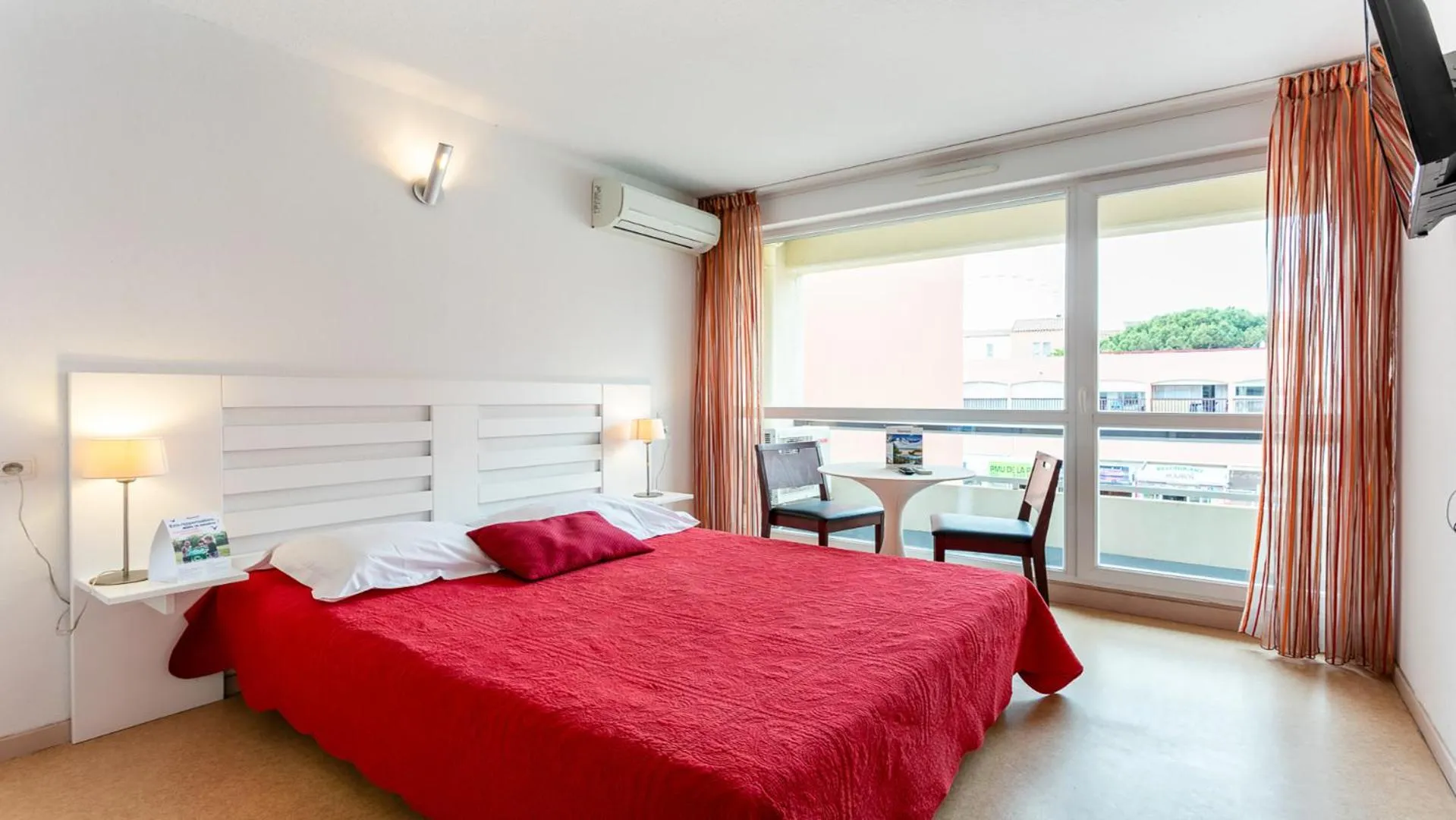 Photo of the whole room, Bed in Vacancéole - Résidence Le Saint Clair