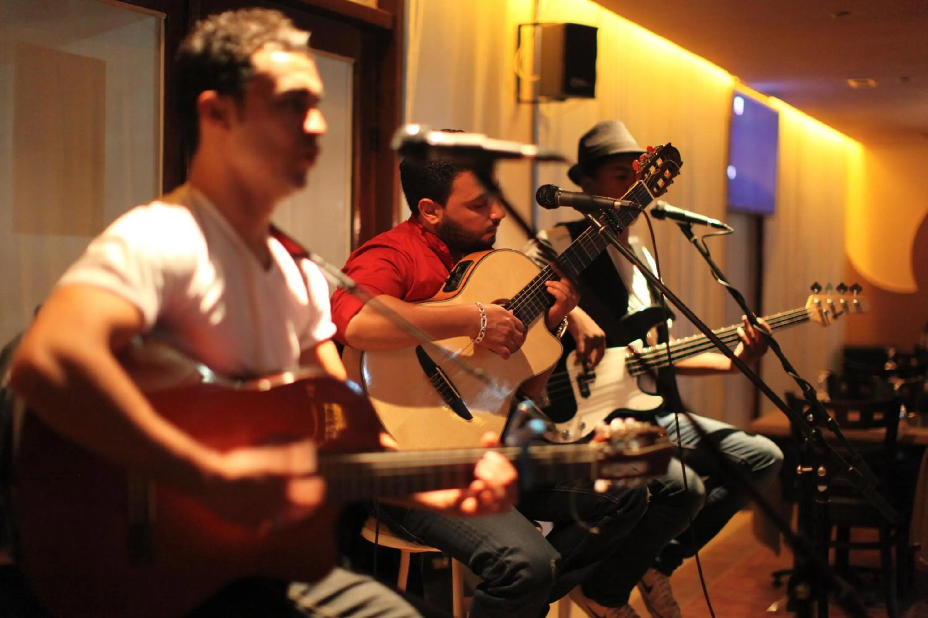 Evening entertainment in Hotel Transatlantique