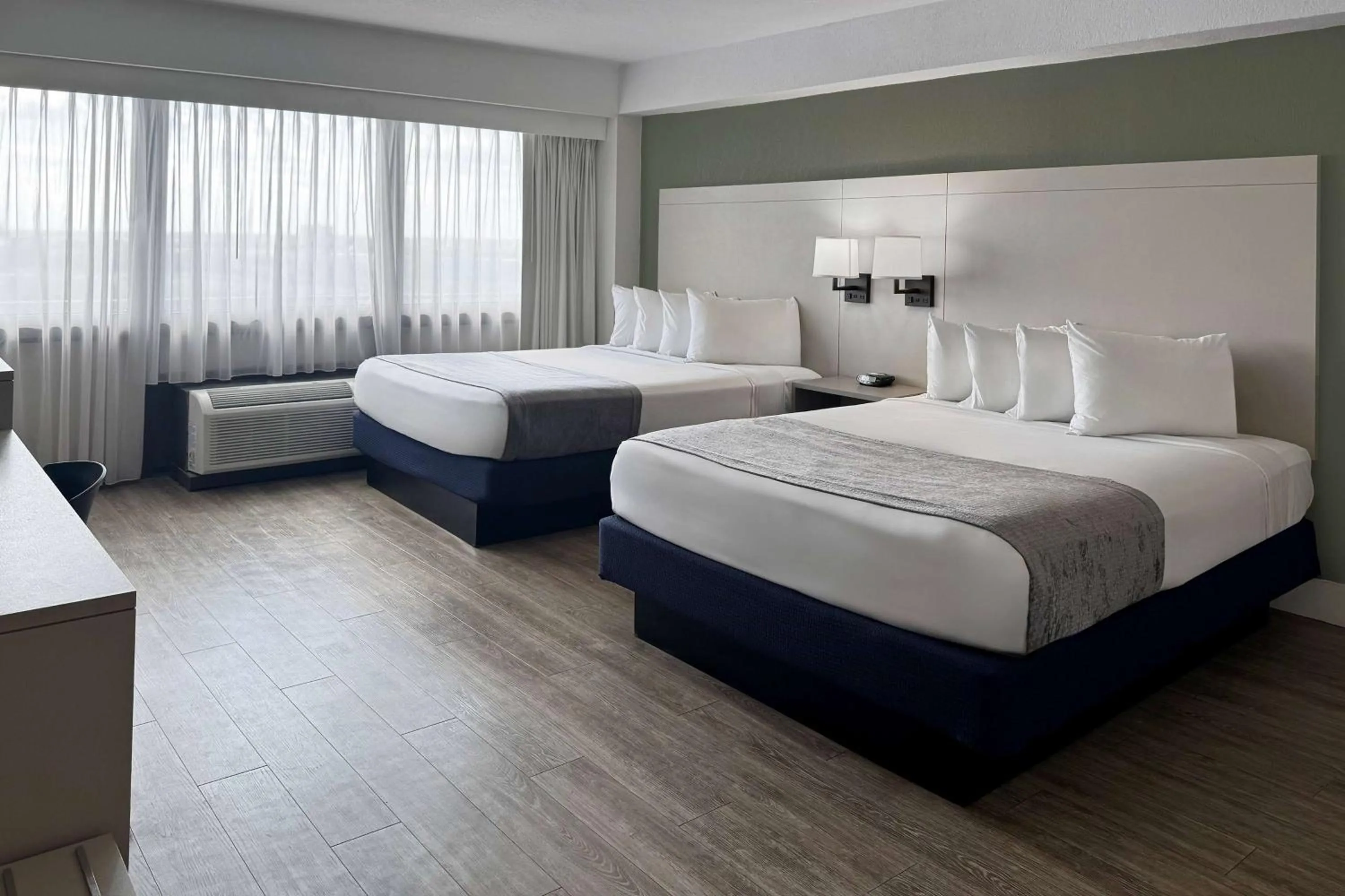 Photo of the whole room, Bed in Wyndham I-Drive Avanti Resort & Conference Center