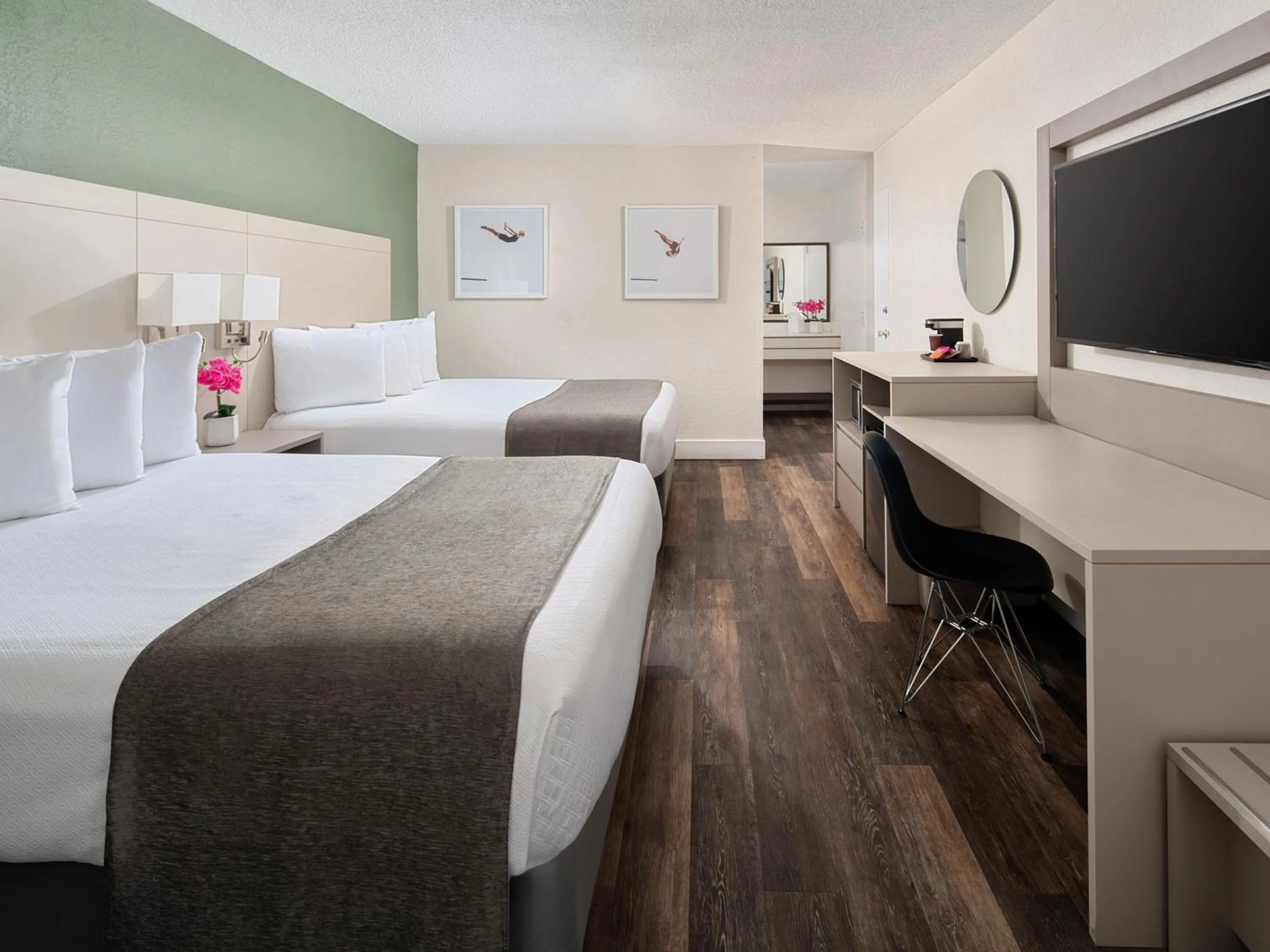 Bed in Wyndham I-Drive Avanti Resort & Conference Center