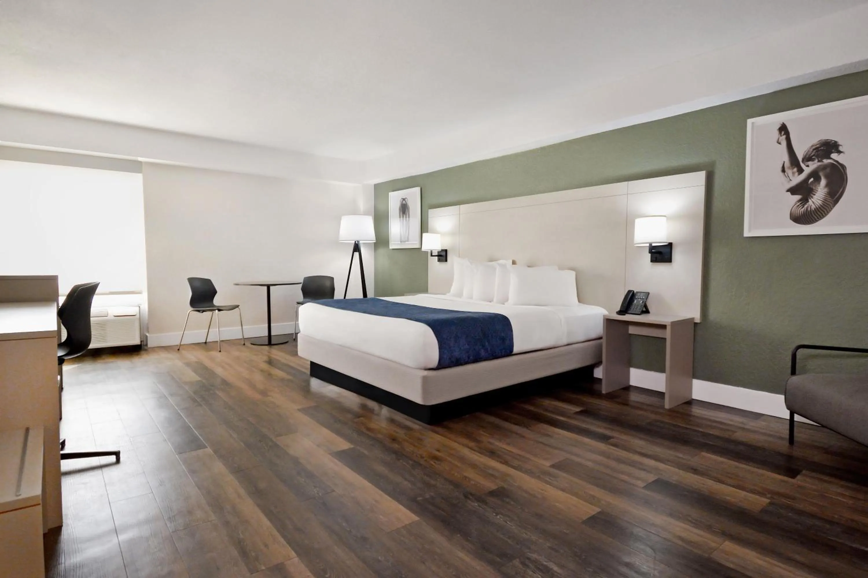 Photo of the whole room, Bed in Wyndham I-Drive Avanti Resort & Conference Center