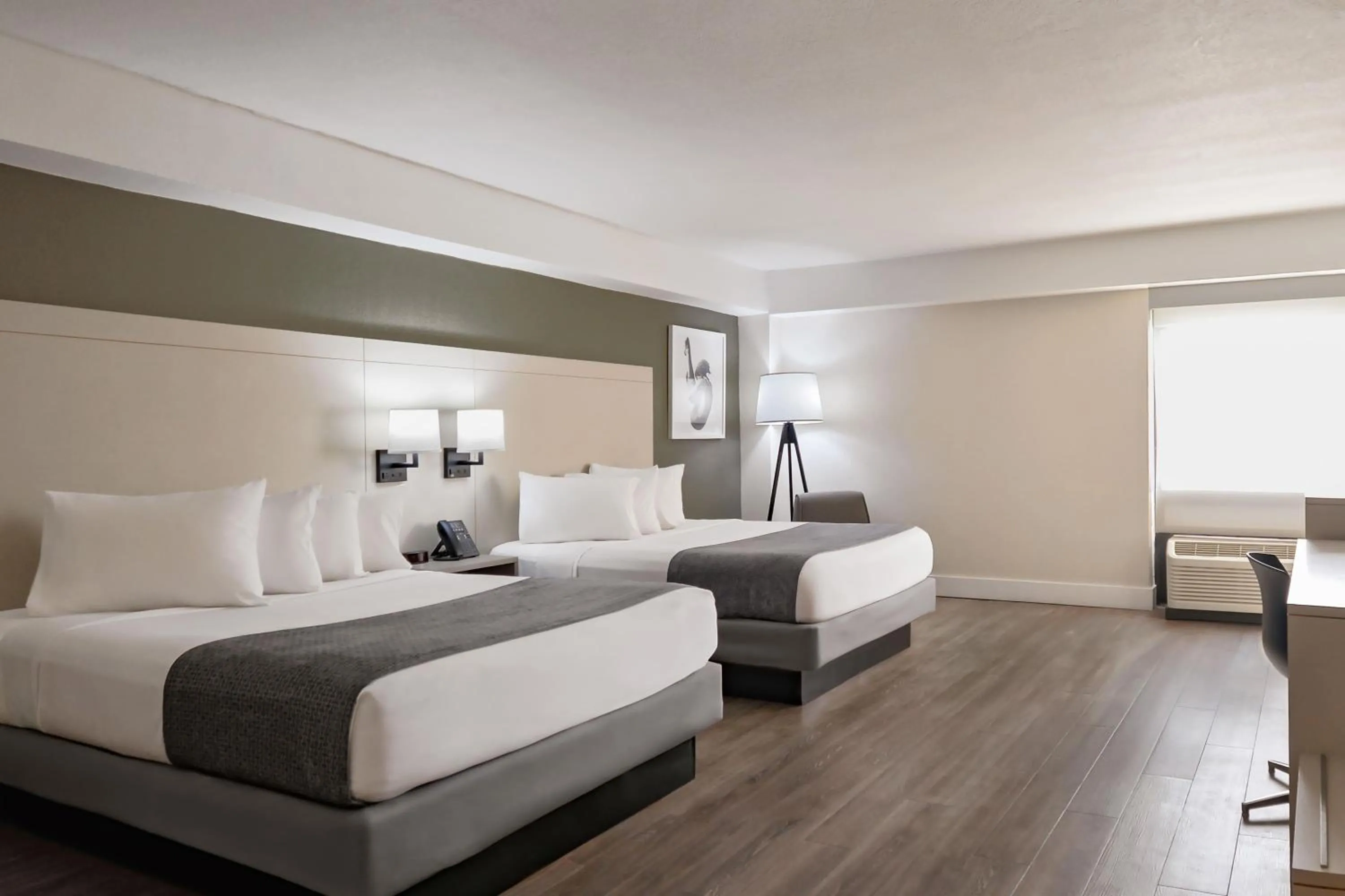 Photo of the whole room, Bed in Wyndham I-Drive Avanti Resort & Conference Center