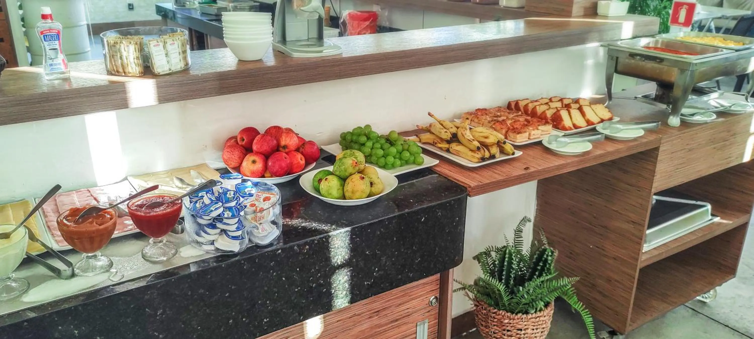 Food and drinks in Hotel Villa Smart