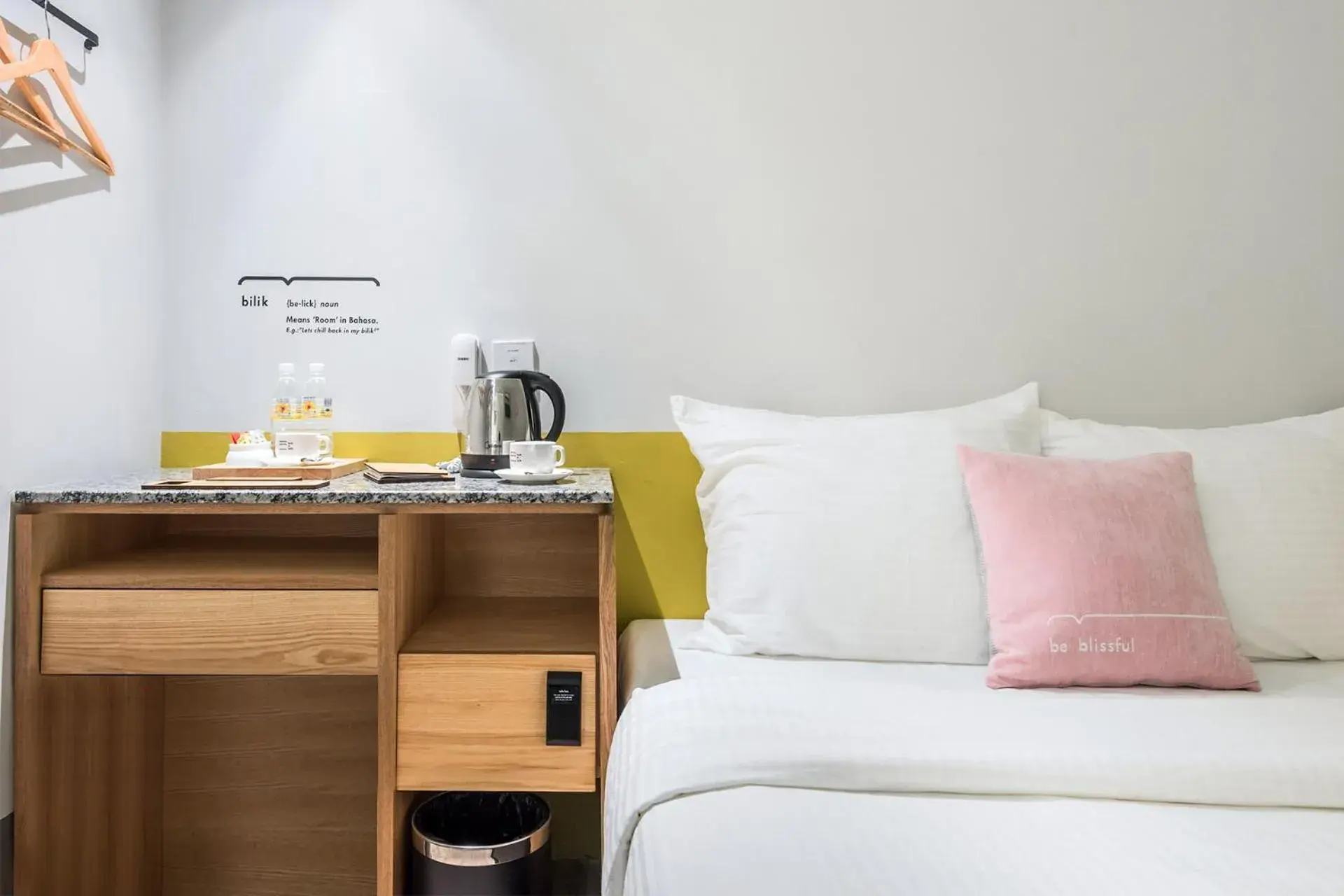 Superior Queen Room without Window in Bunk & Bilik Hotel Jalan Ipoh Superior Queen Room without Window in Bunk & Bilik Hotel Jalan Ipoh