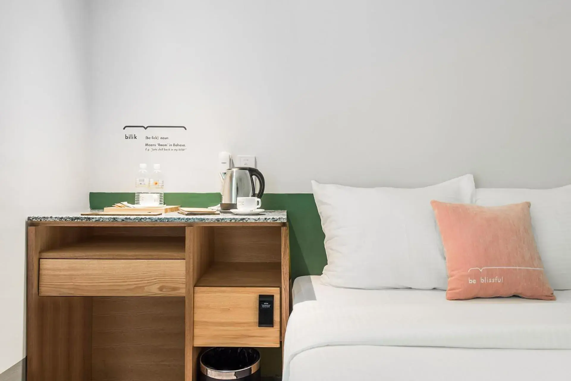 Standard Queen Room with Shared Bathroom in Bunk & Bilik Hotel Jalan Ipoh Standard Queen Room with Shared Bathroom in Bunk & Bilik Hotel Jalan Ipoh