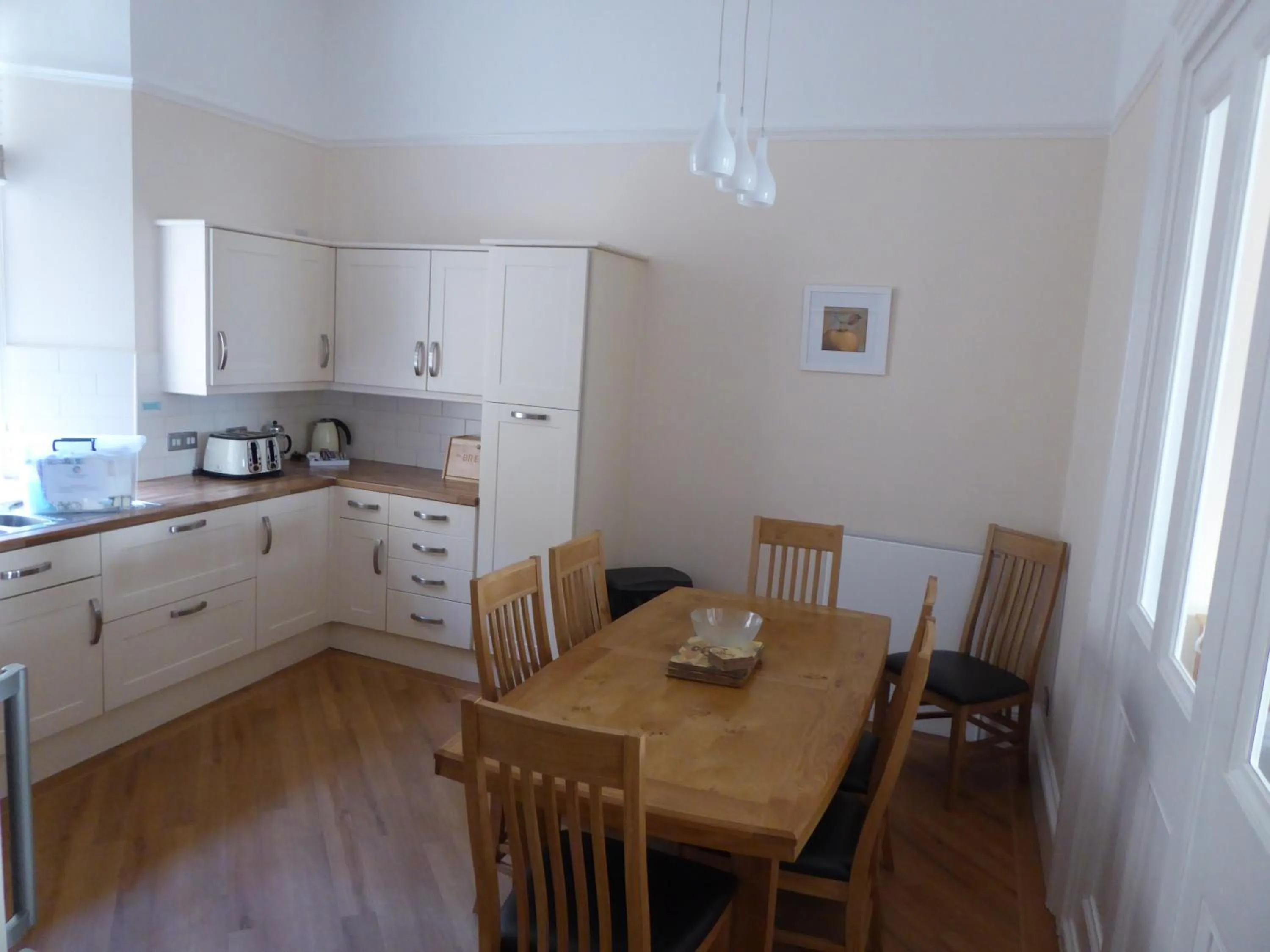 Kitchen or kitchenette in The Osborne Apartments