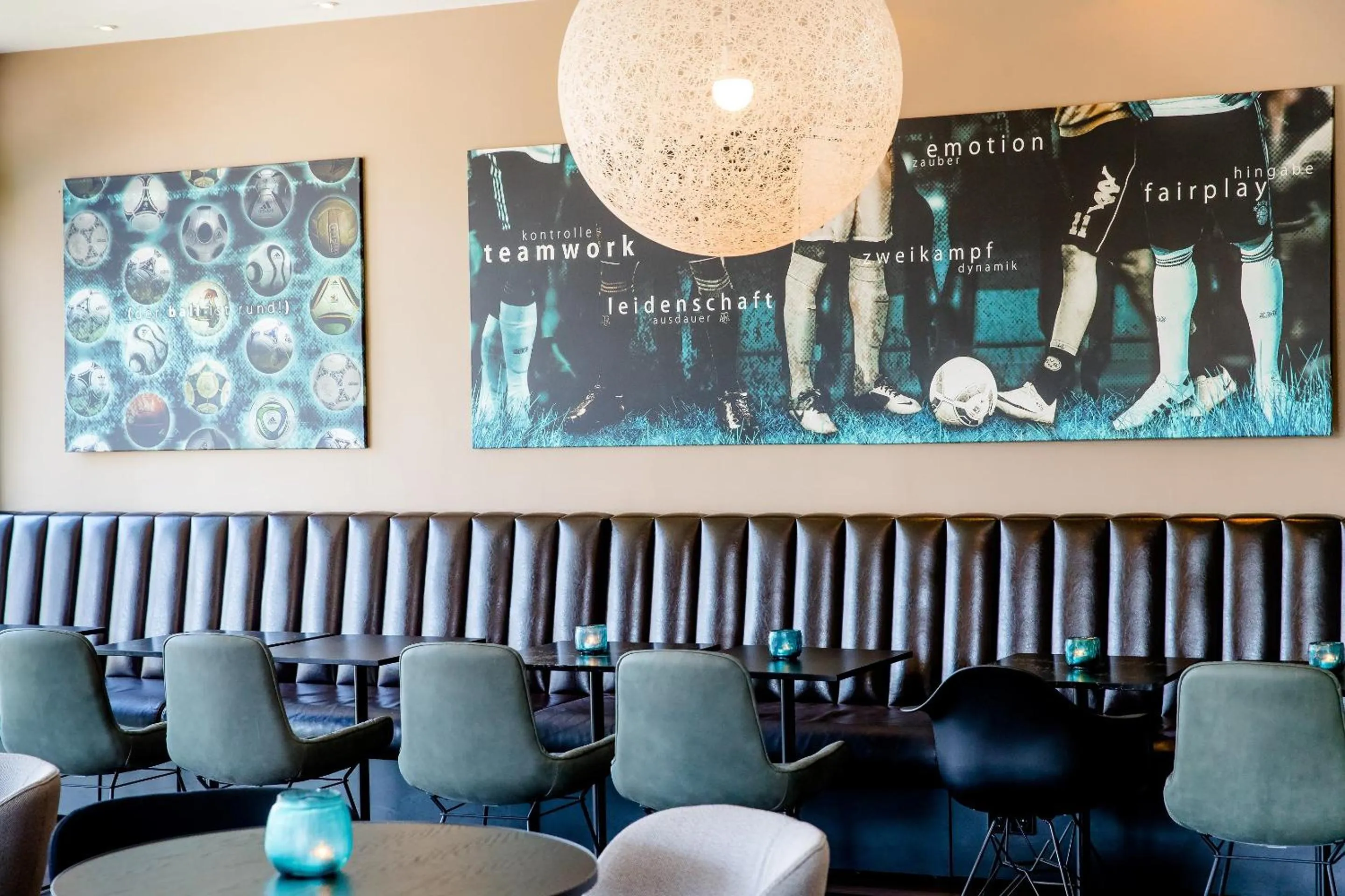 Lounge or bar in Motel One München-Garching