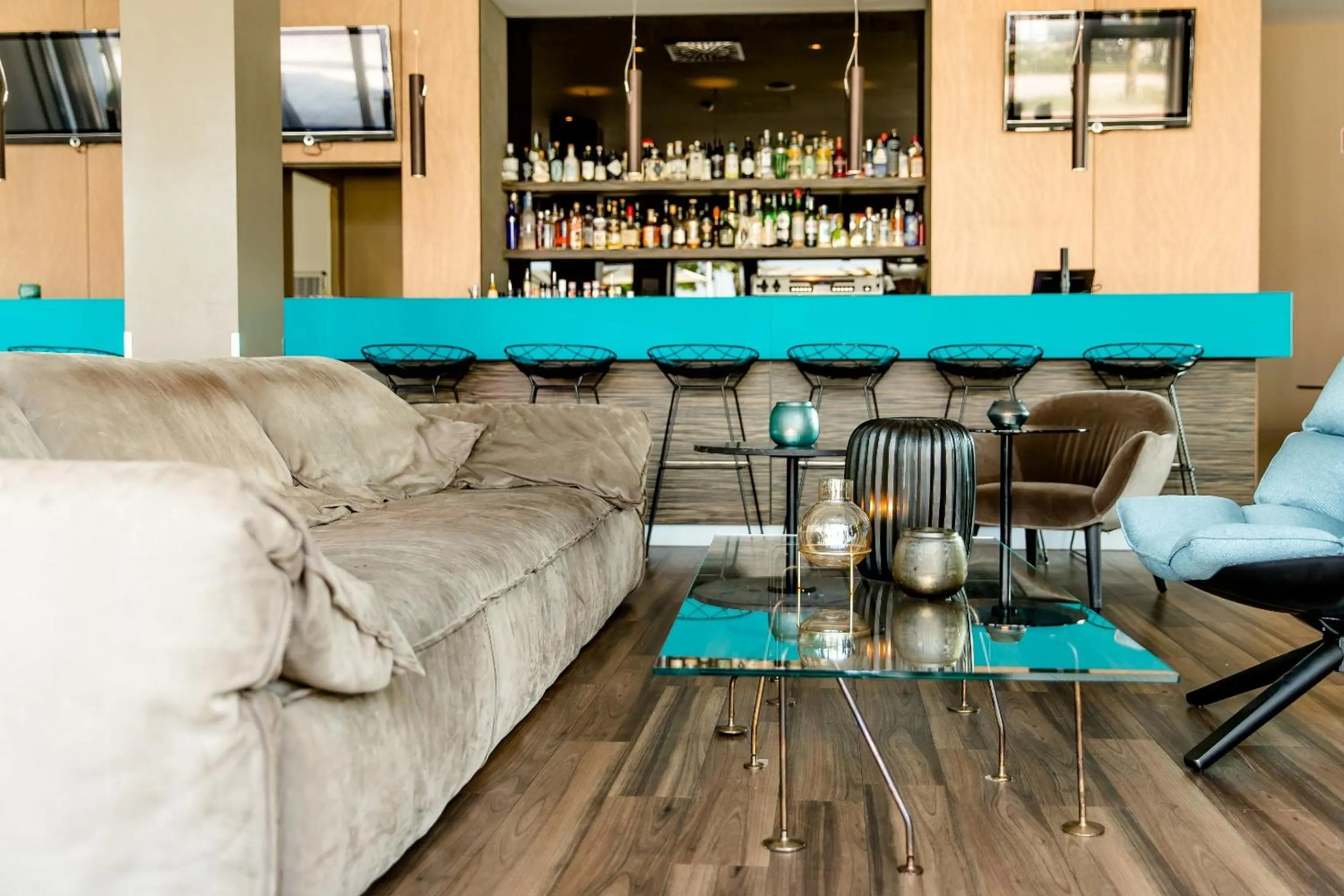 Lounge or bar in Motel One München-Garching