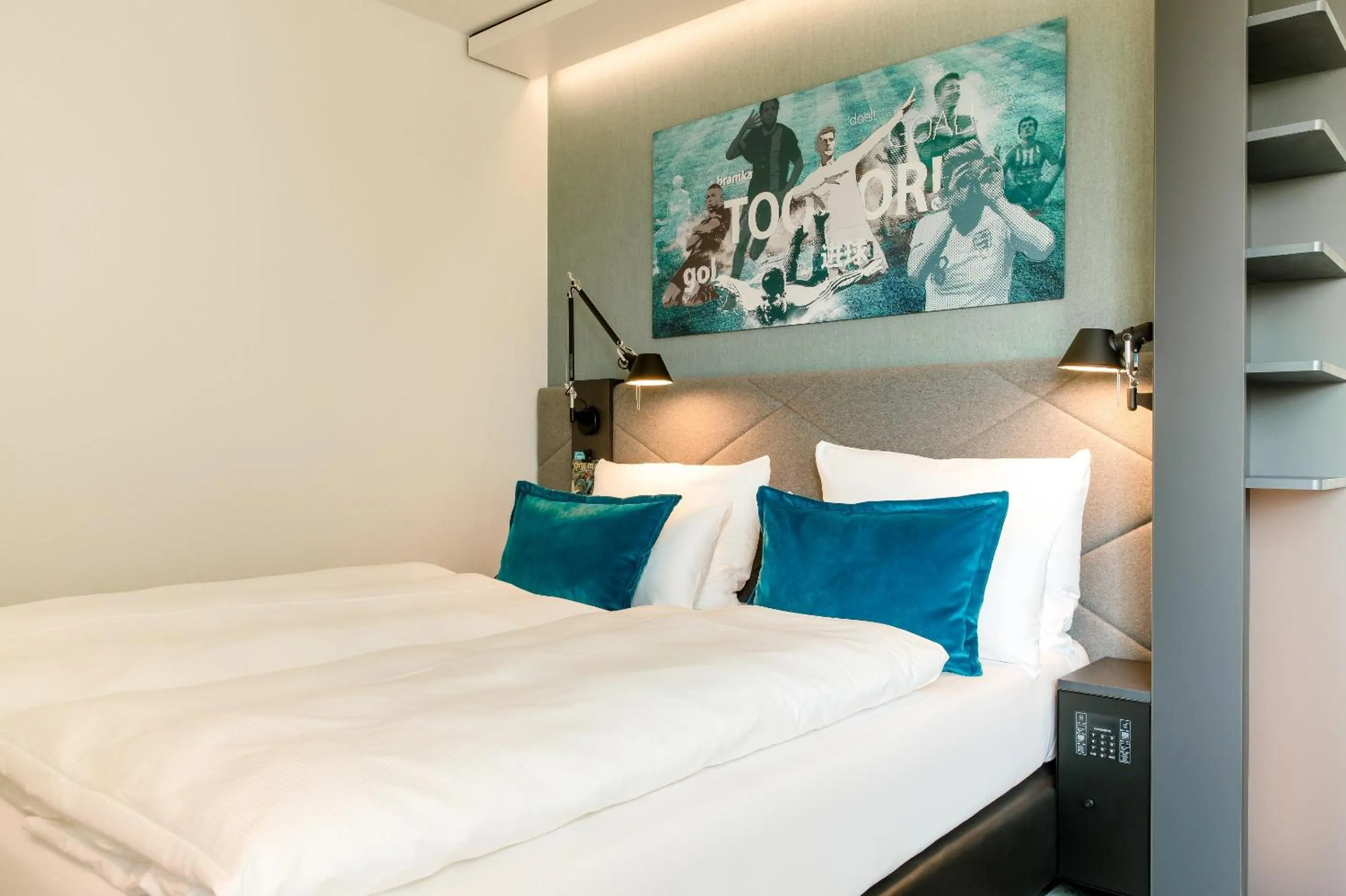 Photo of the whole room, Bed in Motel One München-Garching