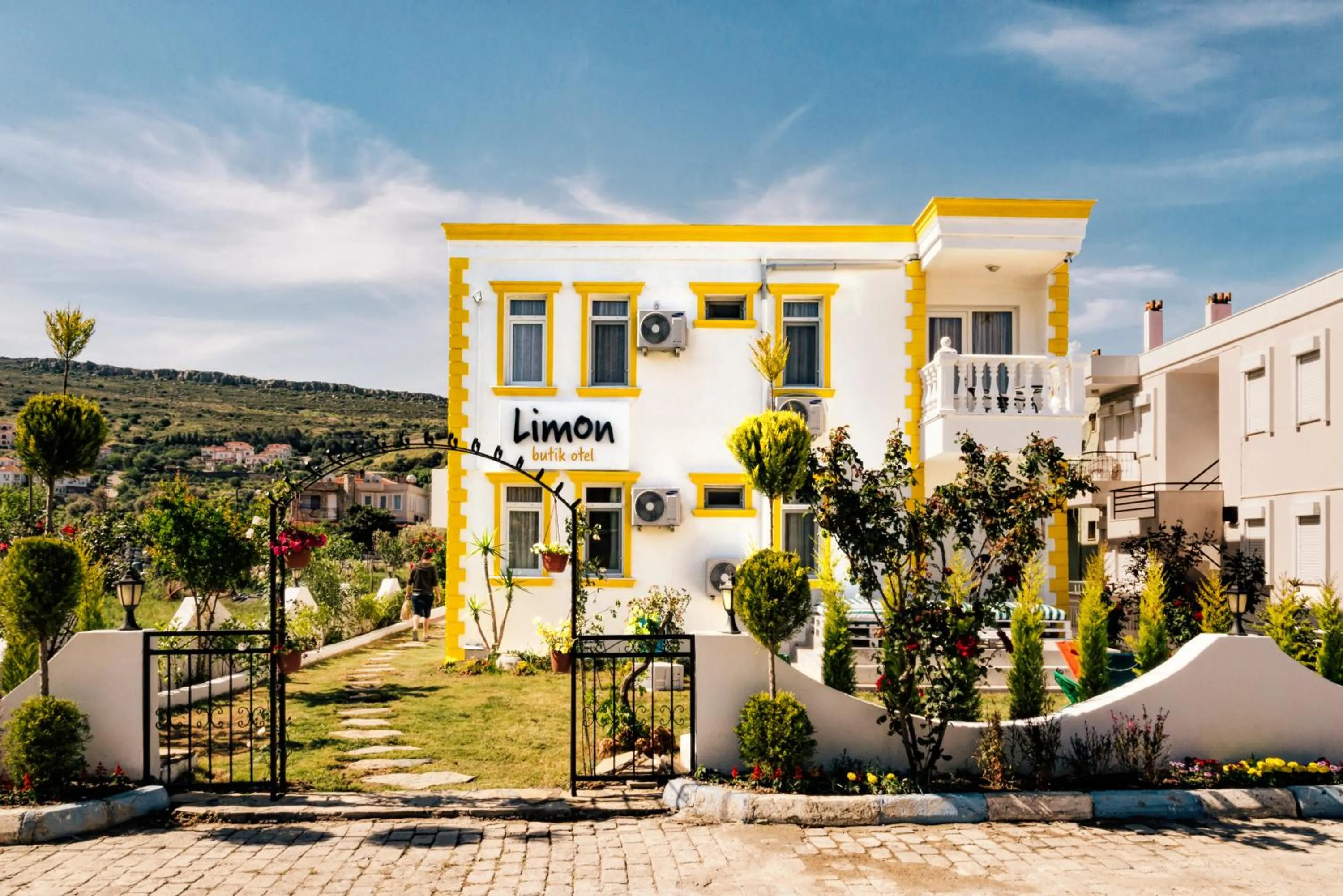 Facade/entrance in Limon Pansiyon
