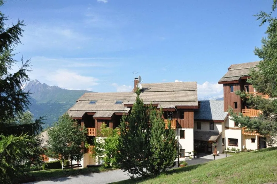 Facade/entrance in Résidence La Marmottane