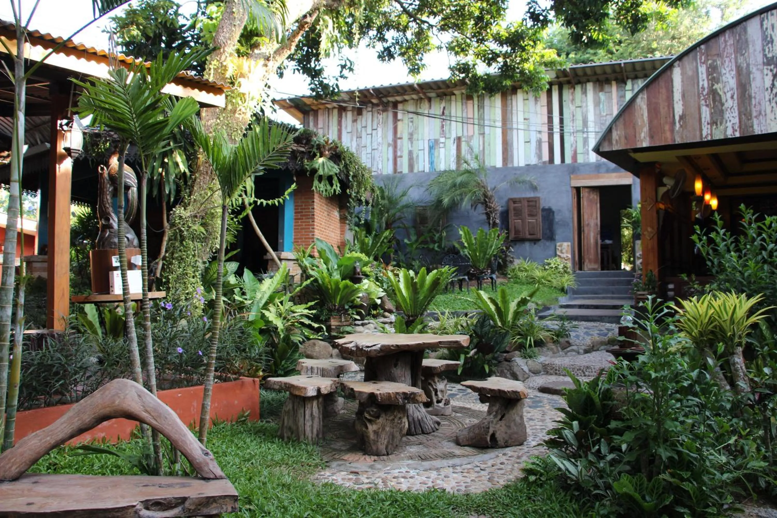 Facade/entrance in Baanplaidoi Resort