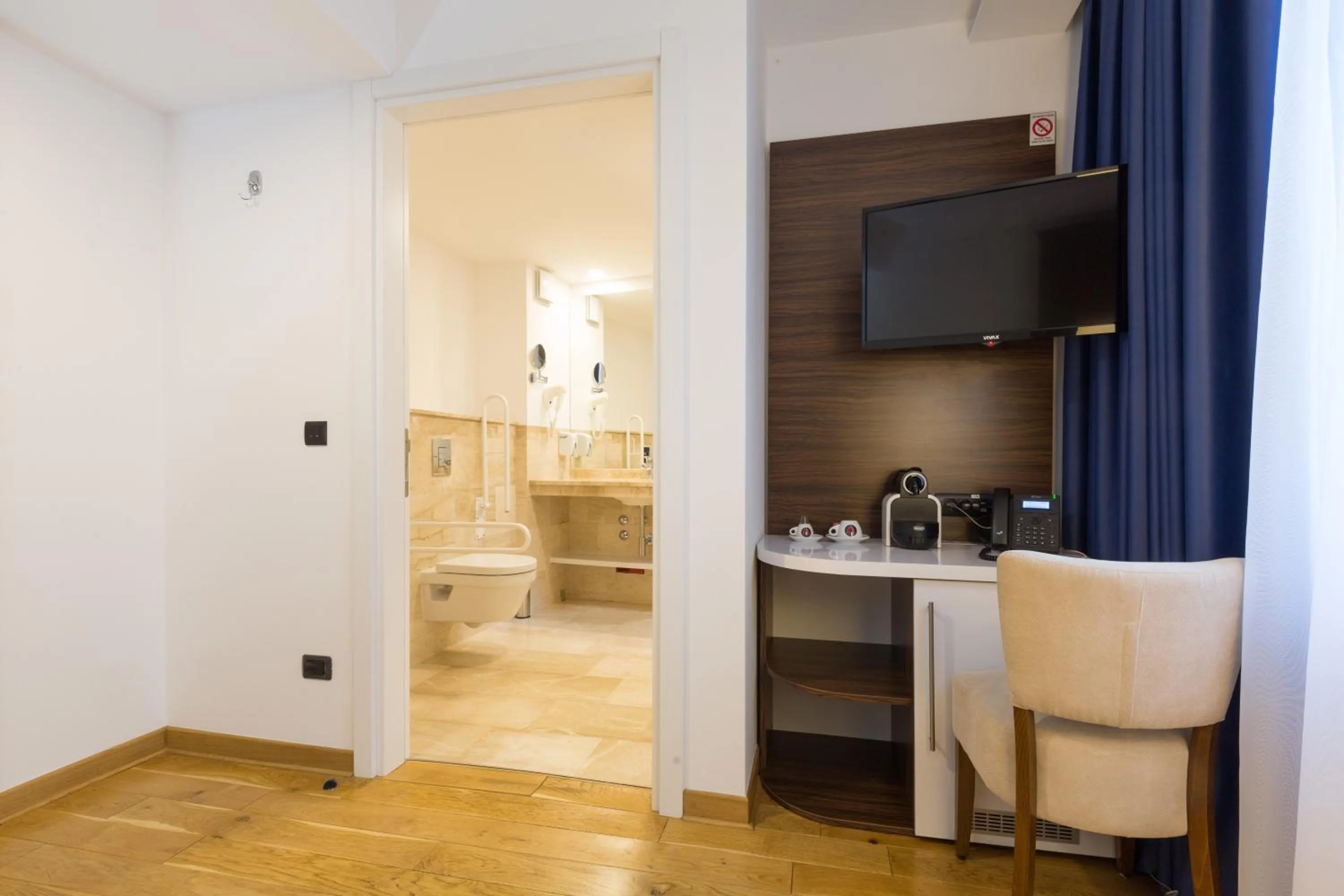 Photo of the whole room in Abba Hotel