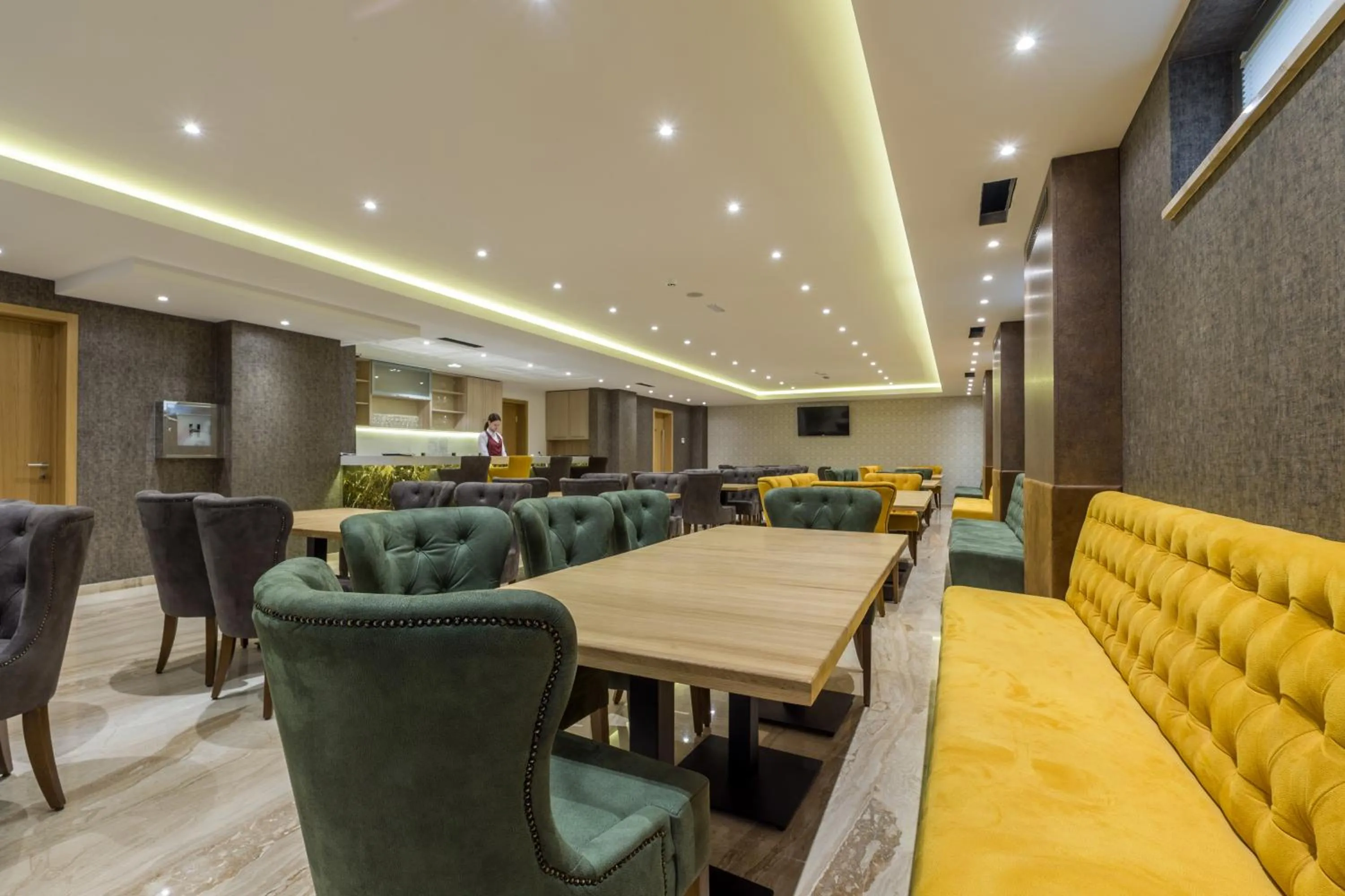 Restaurant/places to eat in Abba Hotel