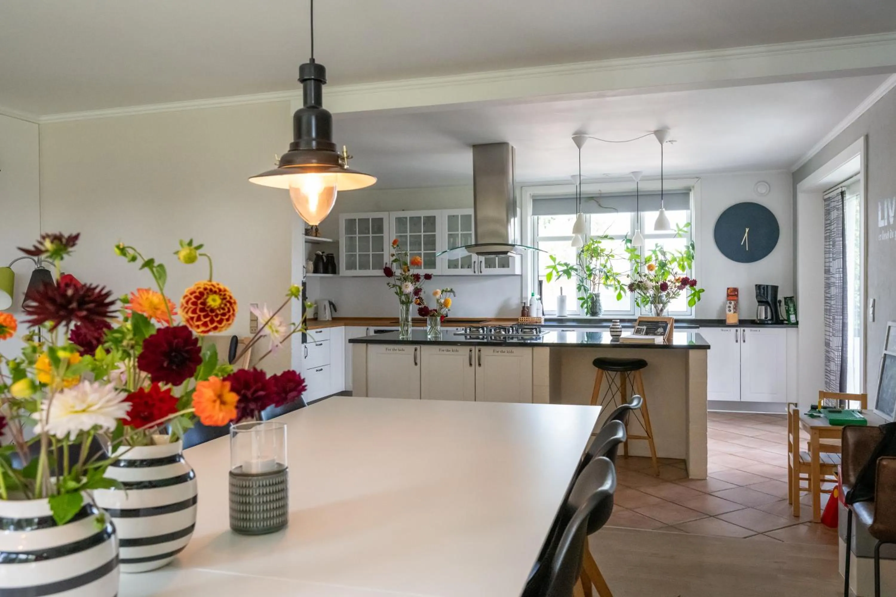 Communal lounge/ TV room in Sdr. Omme Bed & Breakfast