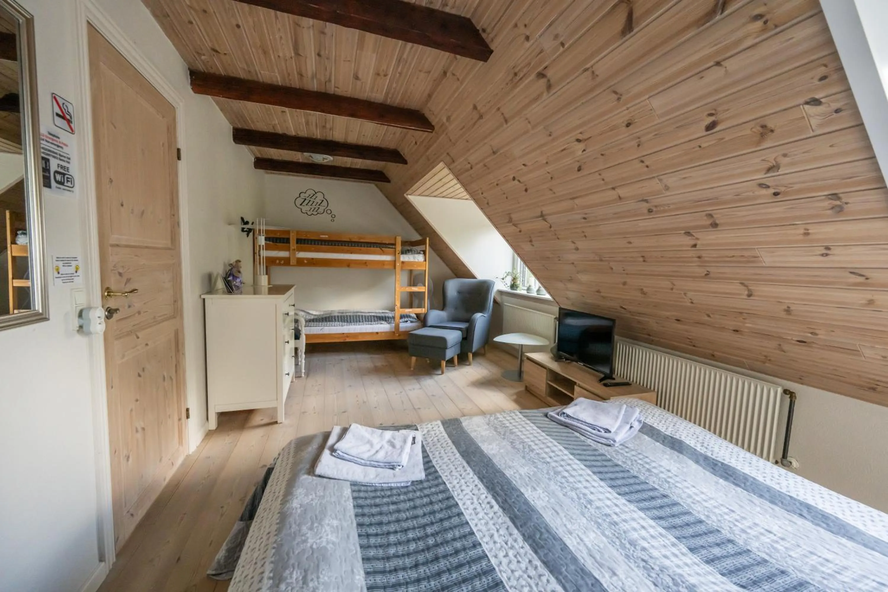 Photo of the whole room, Bed in Sdr. Omme Bed & Breakfast