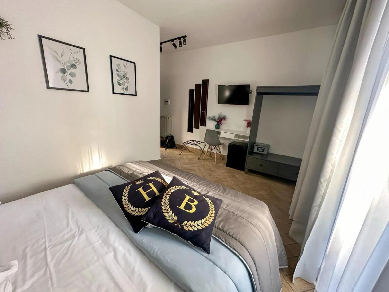 TV and multimedia, Bed in Hotel Barbato