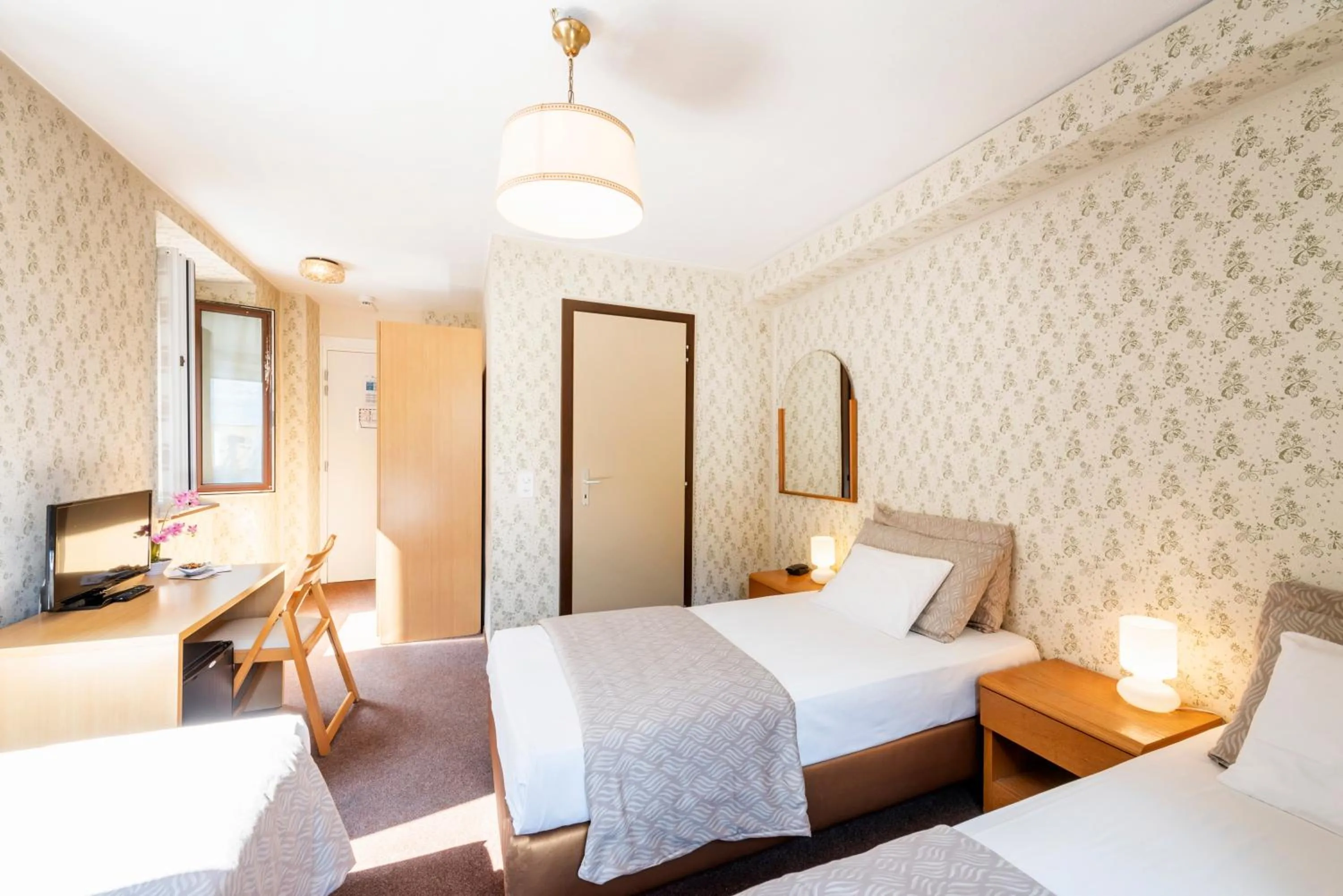 Bed in Albergo Ristorante Svizzero