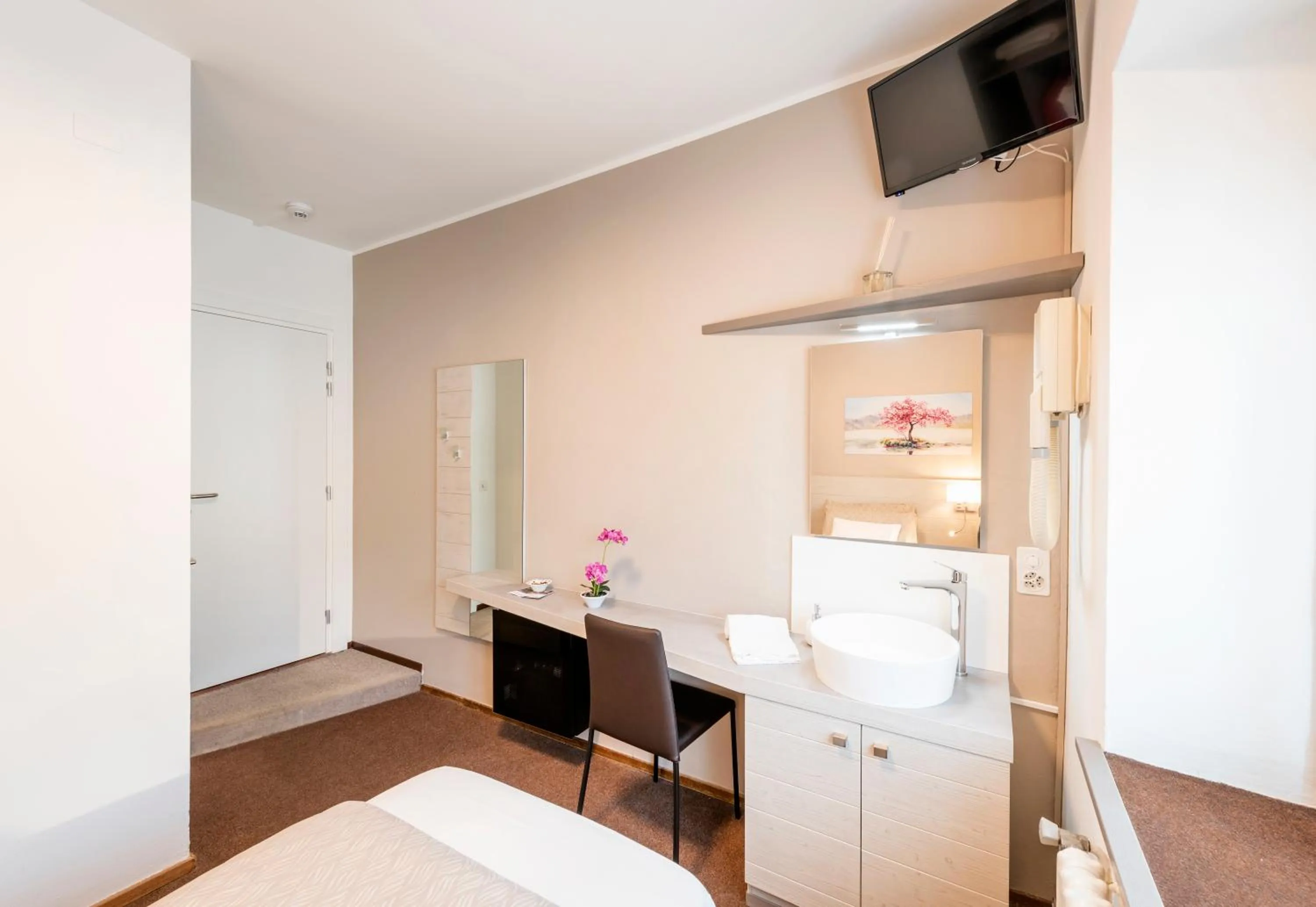 Decorative detail, Bed in Albergo Ristorante Svizzero