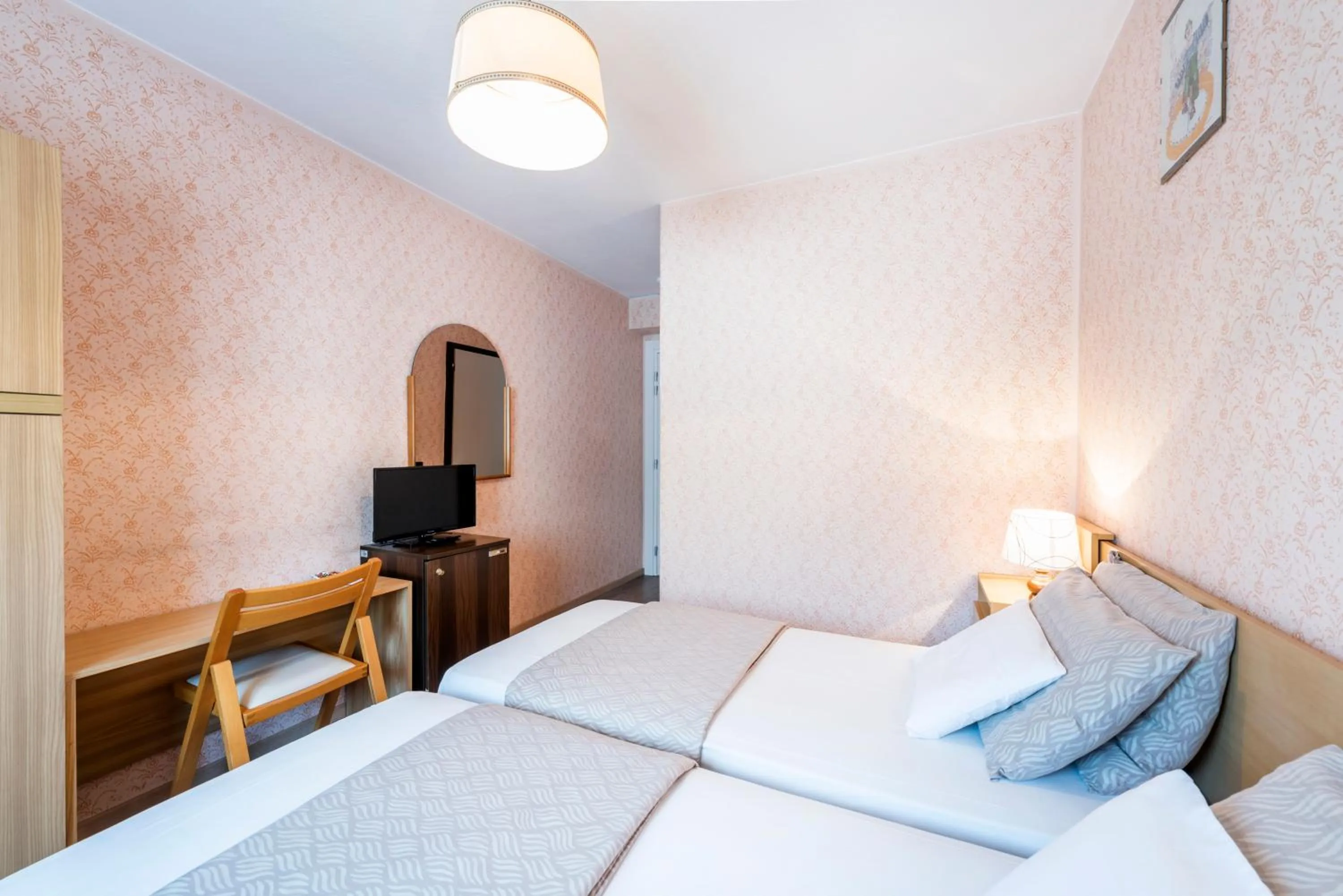 Bed in Albergo Ristorante Svizzero