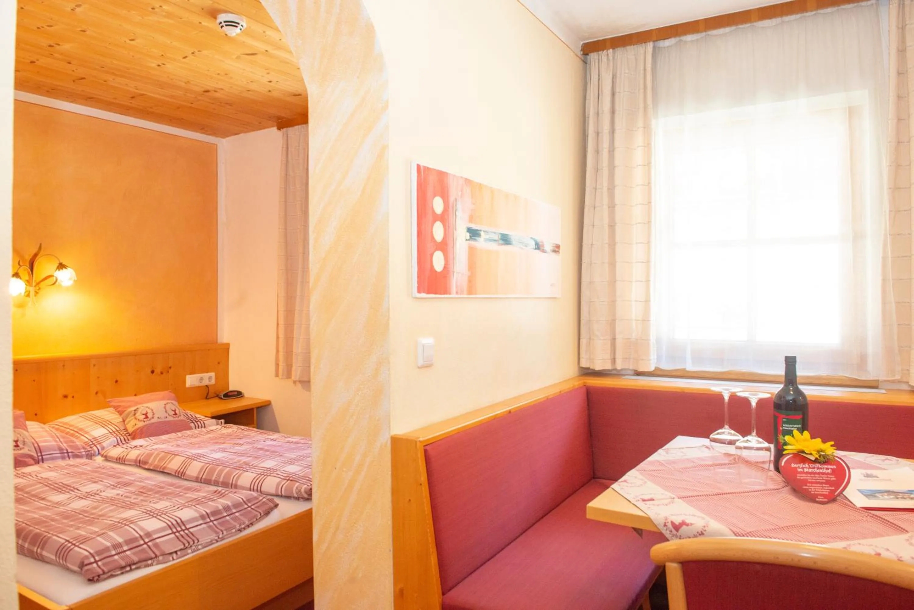 Bedroom, Bed in Ferienwohnungen Starchenthof - Wildschönau, Premiumcard inclusive