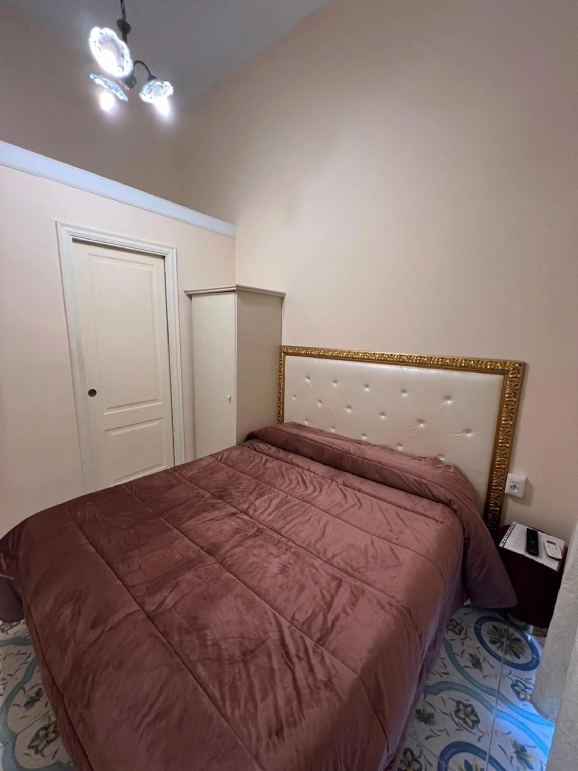 Photo of the whole room, Bed in Beb Rosy