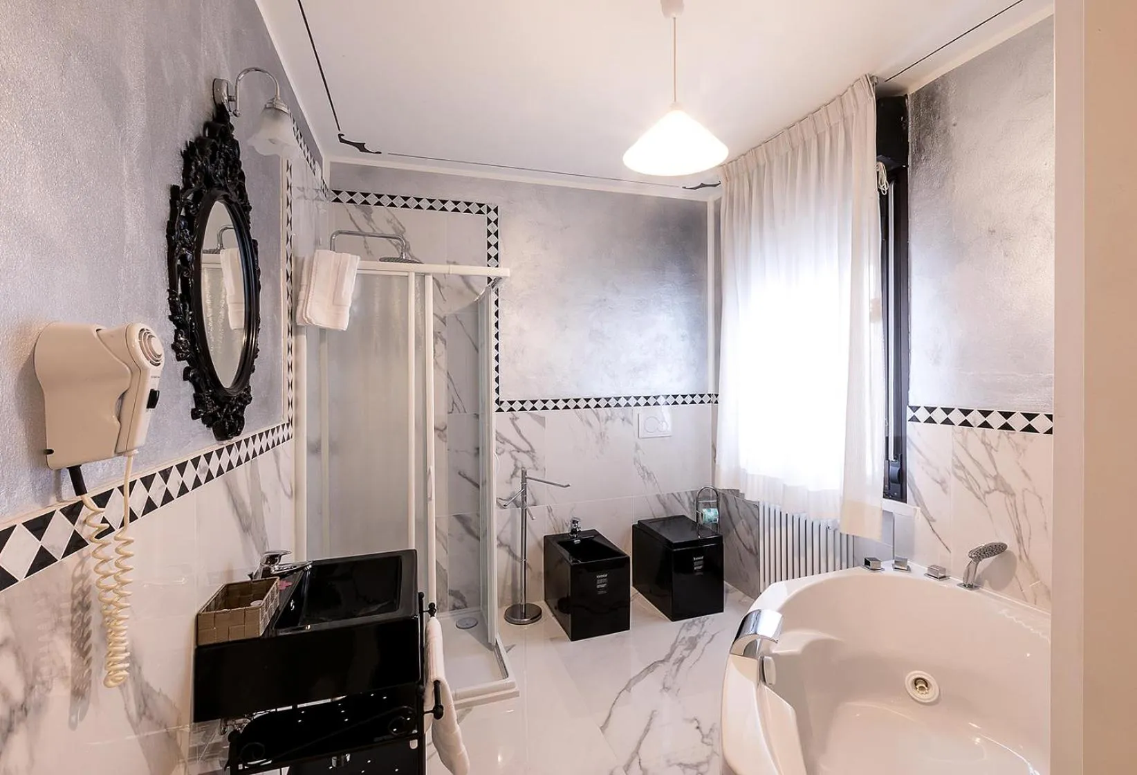 Photo of the whole room in Il Novecento