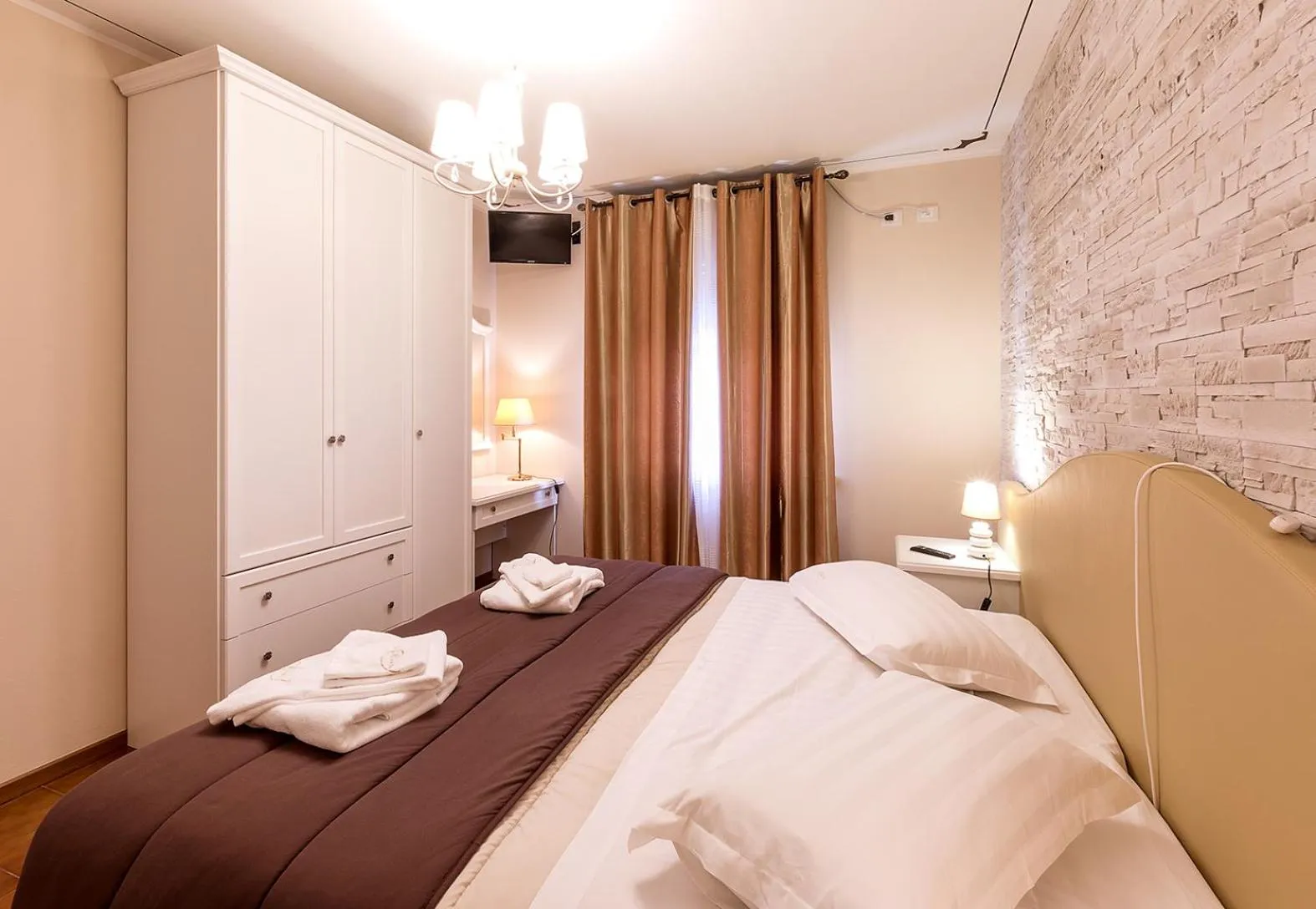 Photo of the whole room, Bed in Il Novecento