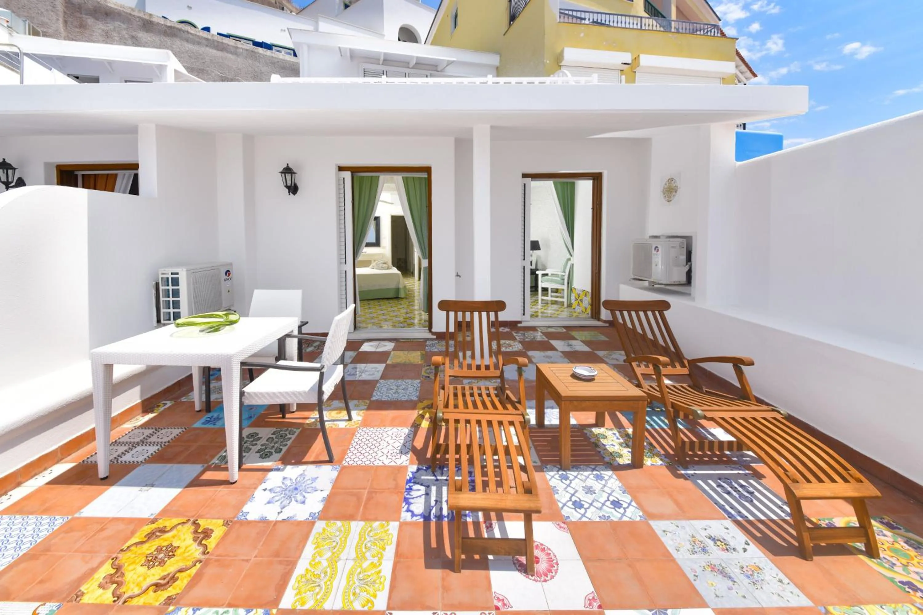 Property building in Hotel Casa Celestino