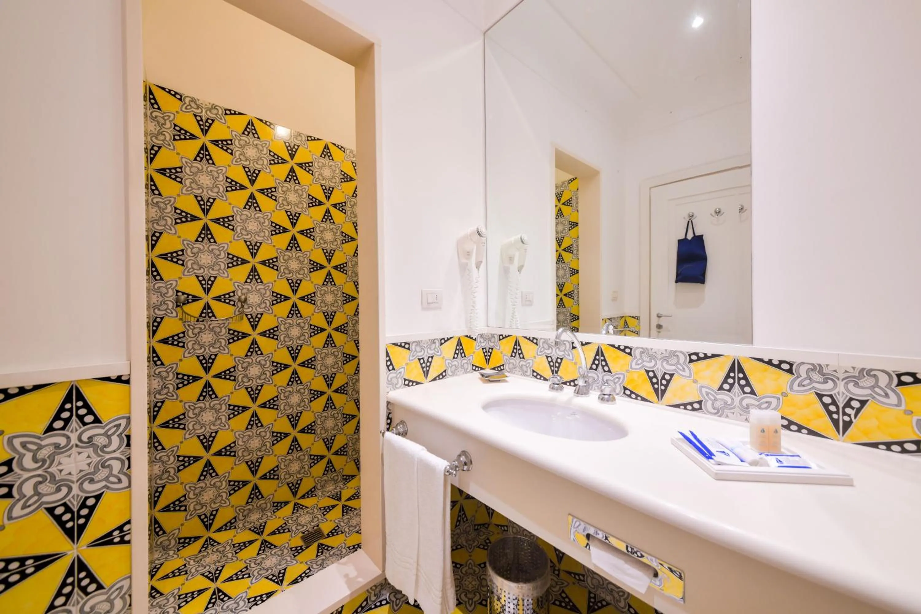 Shower in Hotel Casa Celestino