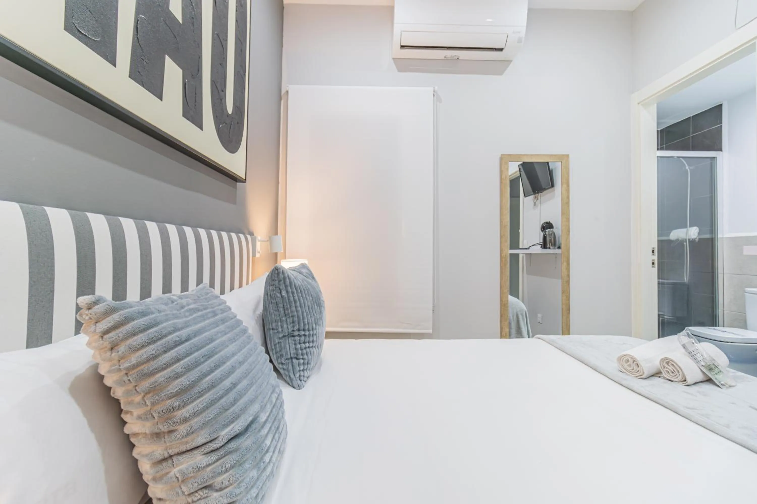 Bed in Fira Rooms Barcelona Hospitalet