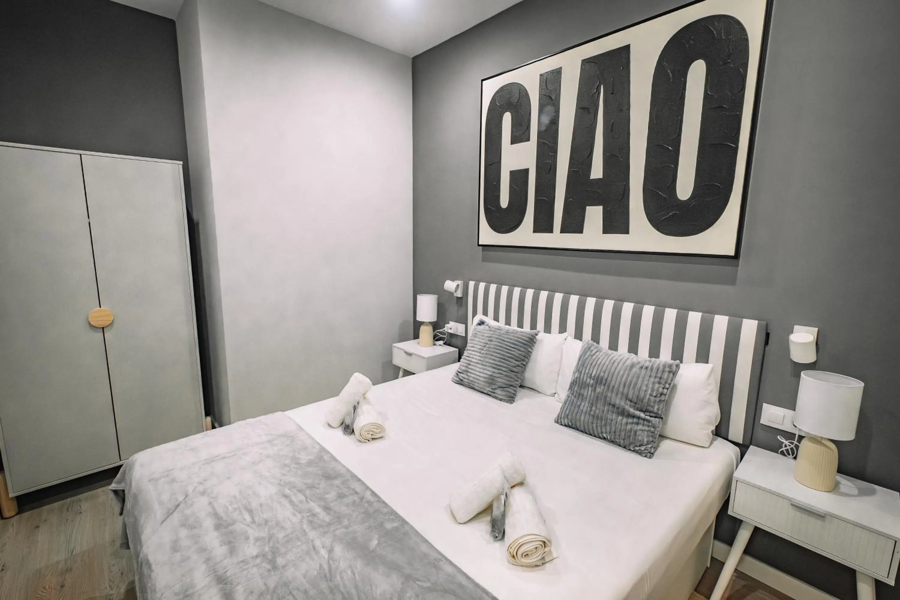 Photo of the whole room, Bed in Fira Rooms Barcelona Hospitalet