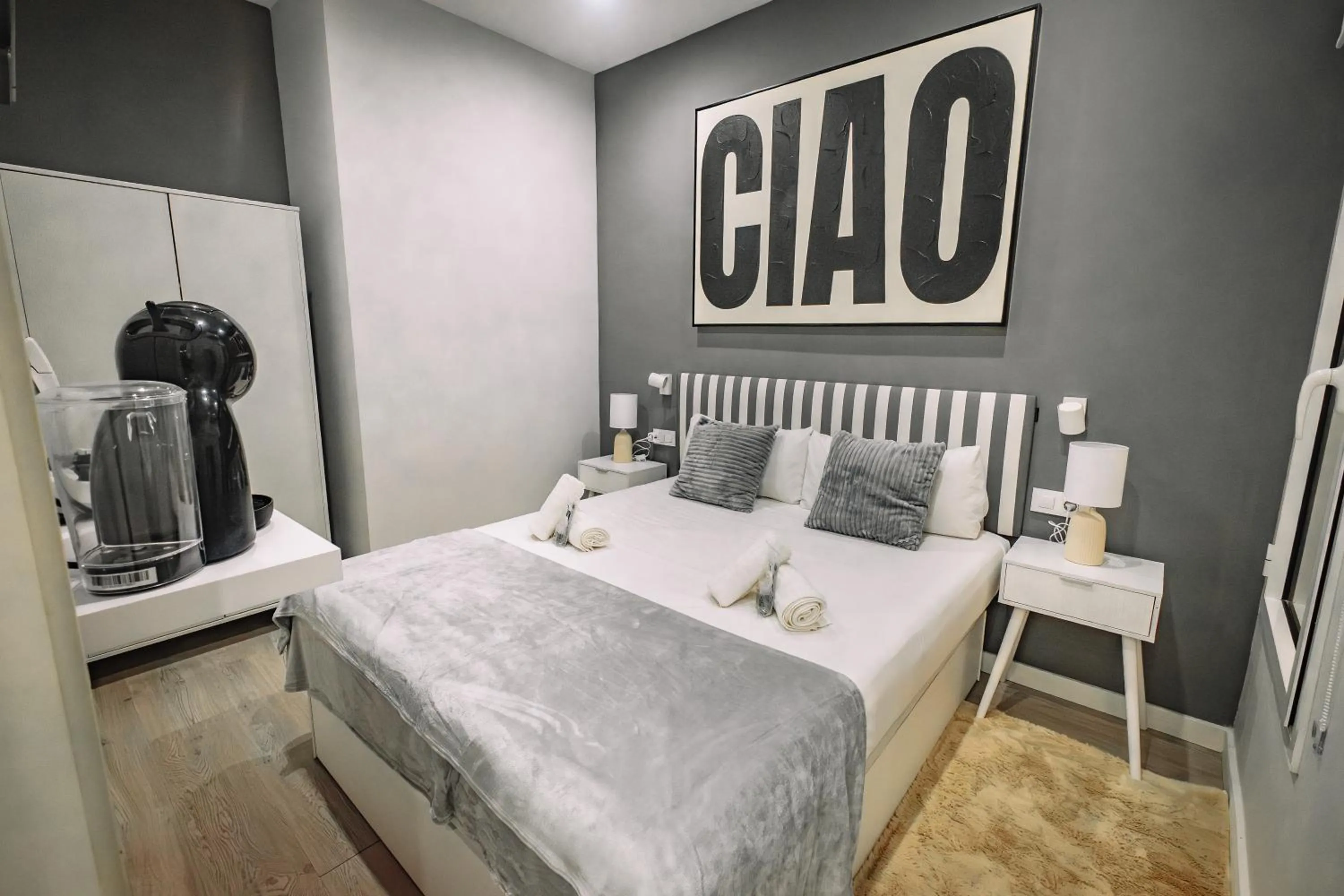 Photo of the whole room, Bed in Fira Rooms Barcelona Hospitalet