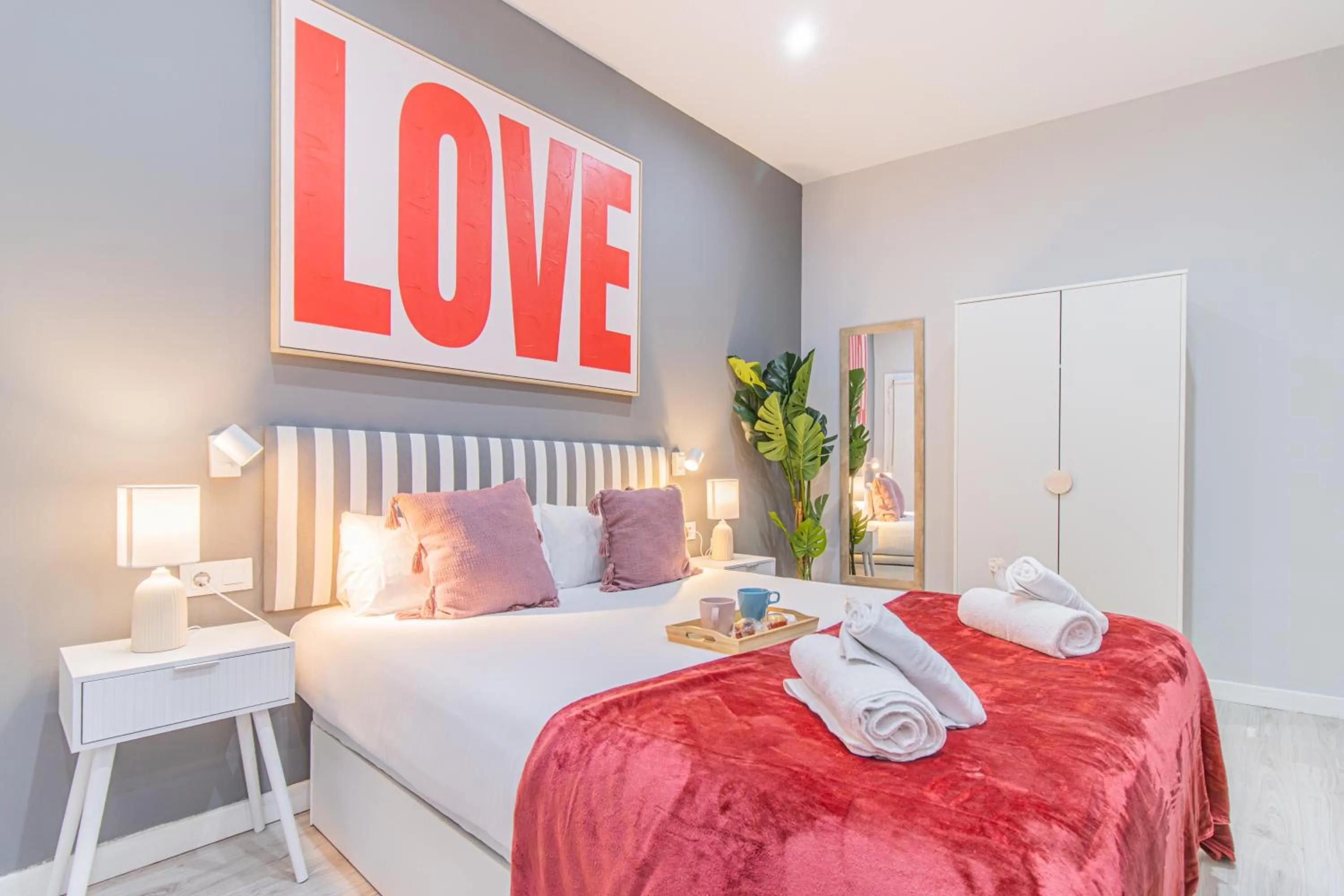 Bed in Fira Rooms Barcelona Hospitalet