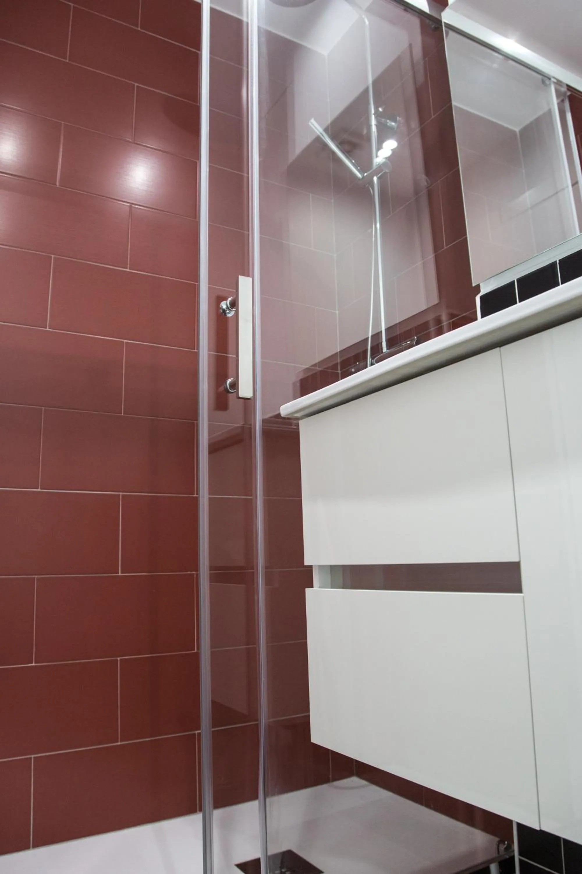 Shower in Fira Basic