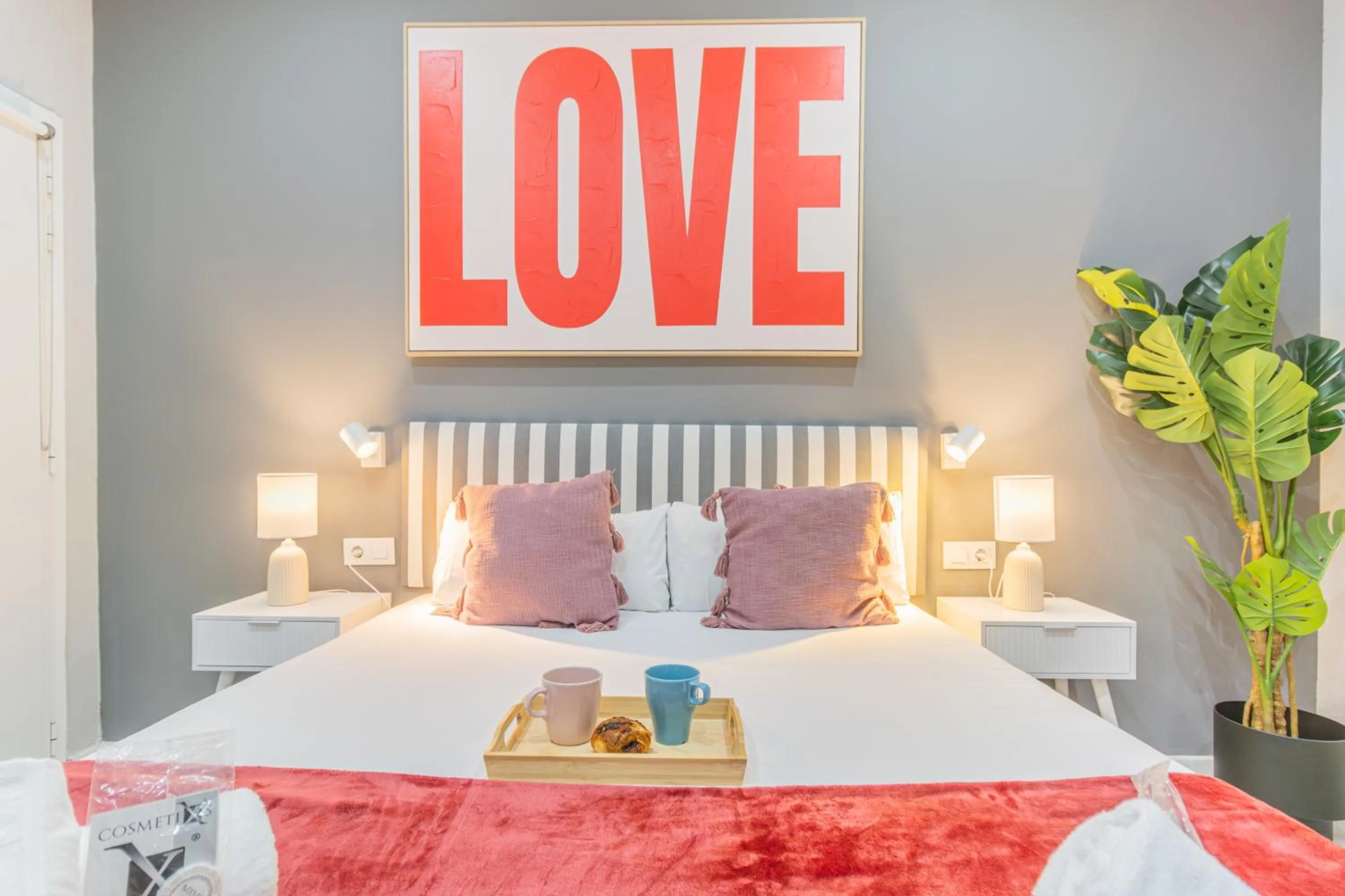 Bed in Fira Rooms Barcelona Hospitalet