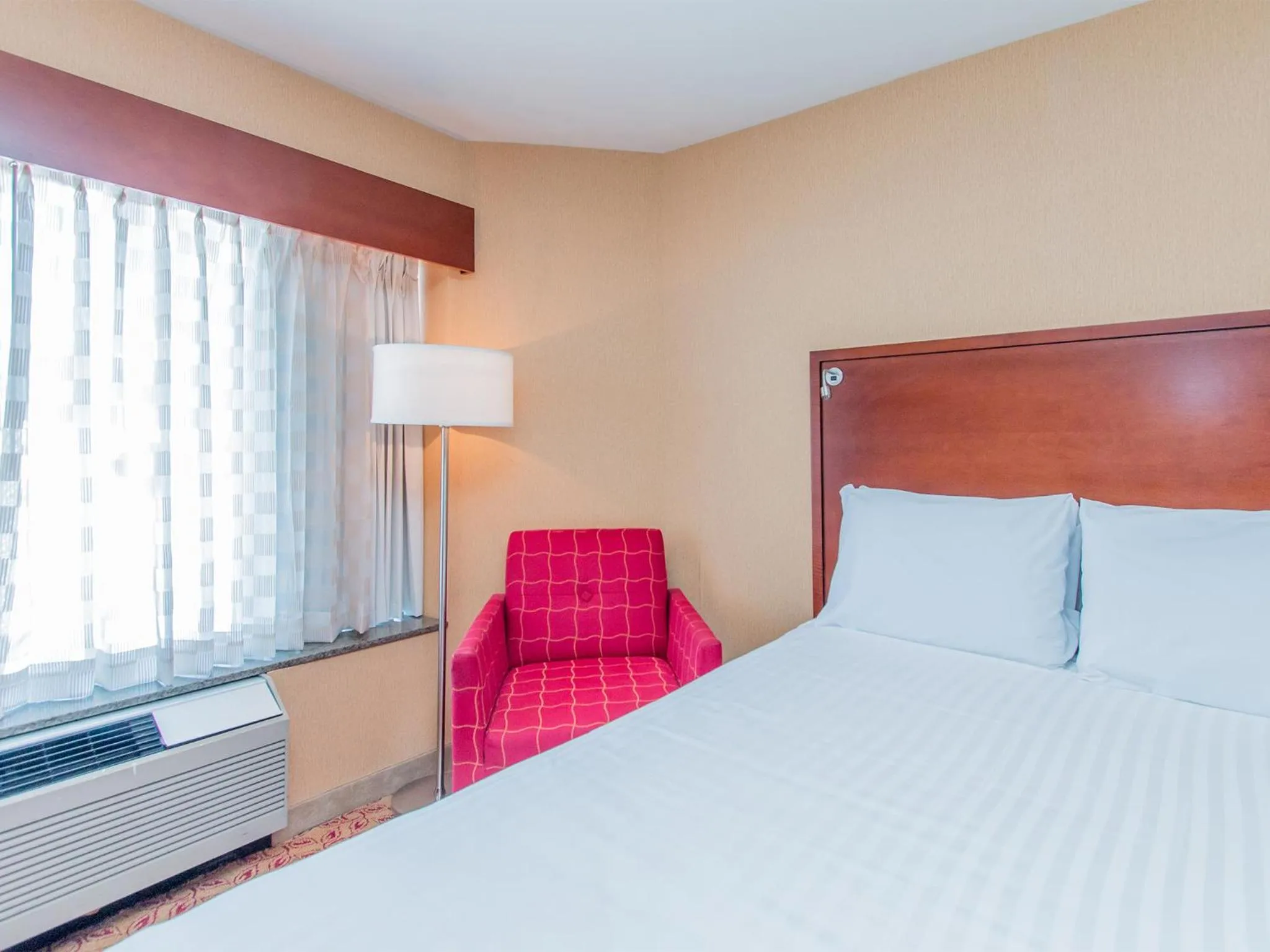 Bedroom, Bed in Doubletree By Hilton Battle Creek