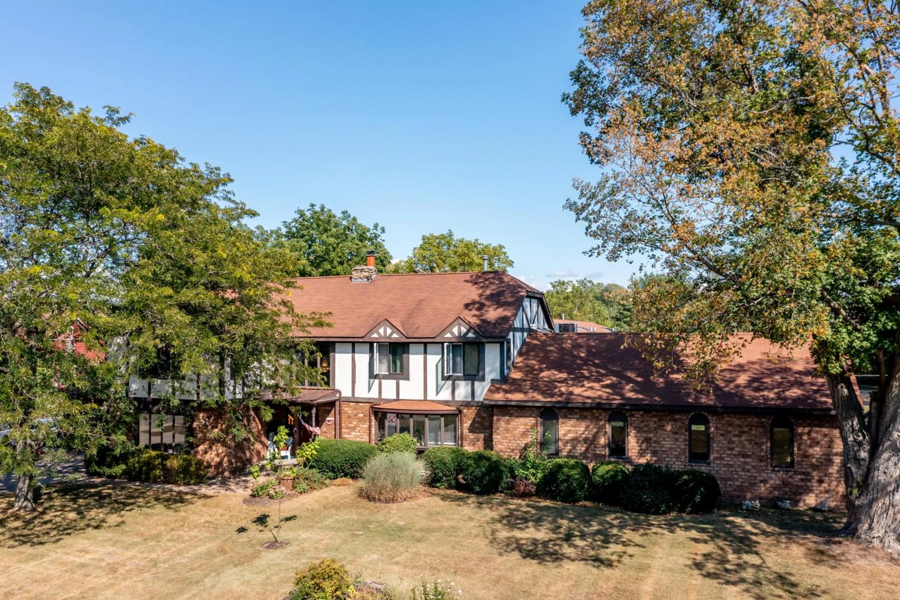 Property building in Hop & Vine Inn