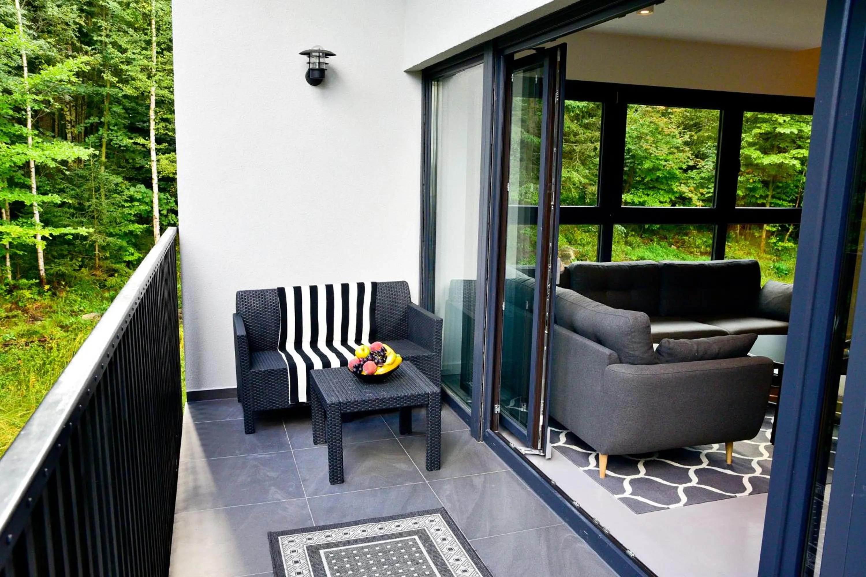 Apartament Dwupoziomowy z Sauną - Apartamentuj