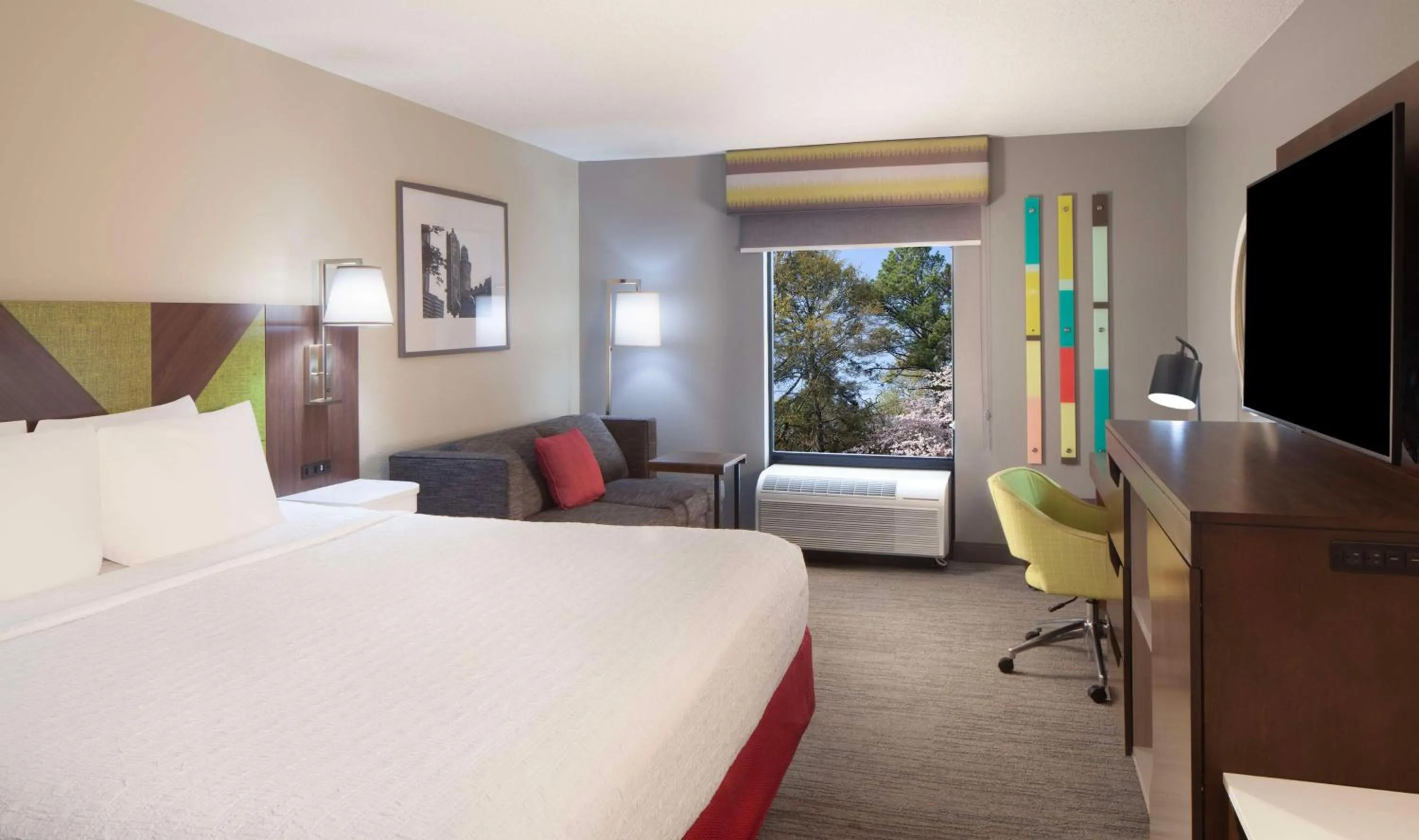 Bedroom, Bed in Hampton Inn & Suites-Atlanta Airport North-I-85