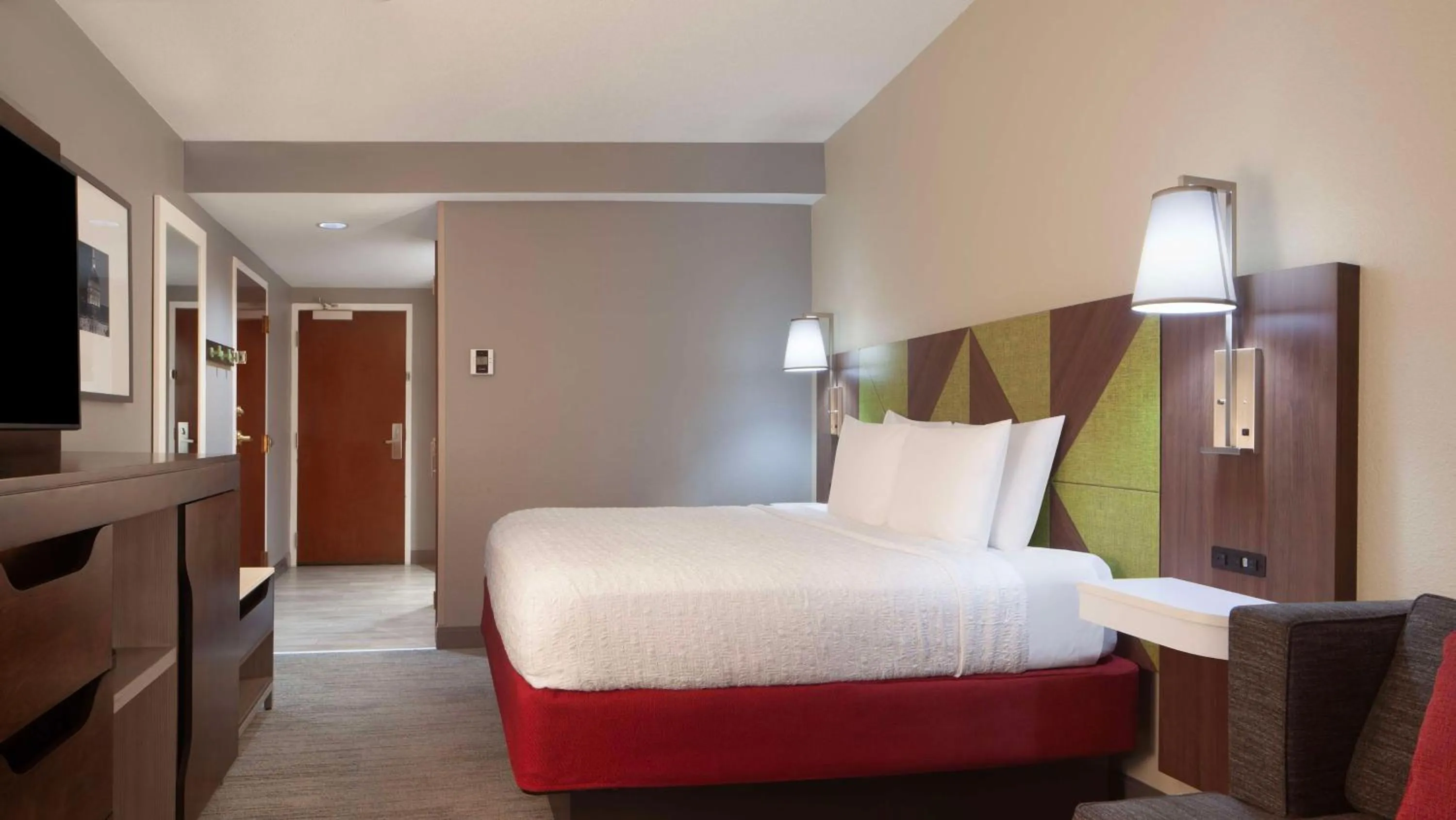 Bed in Hampton Inn & Suites-Atlanta Airport North-I-85