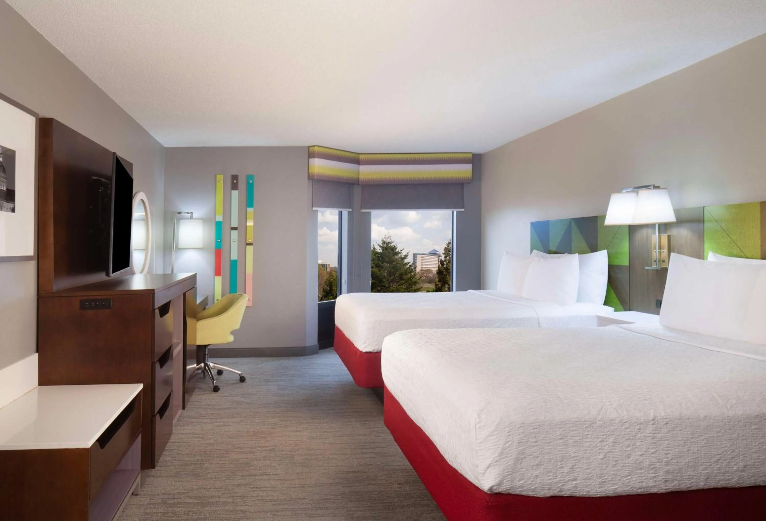 Bed in Hampton Inn & Suites-Atlanta Airport North-I-85