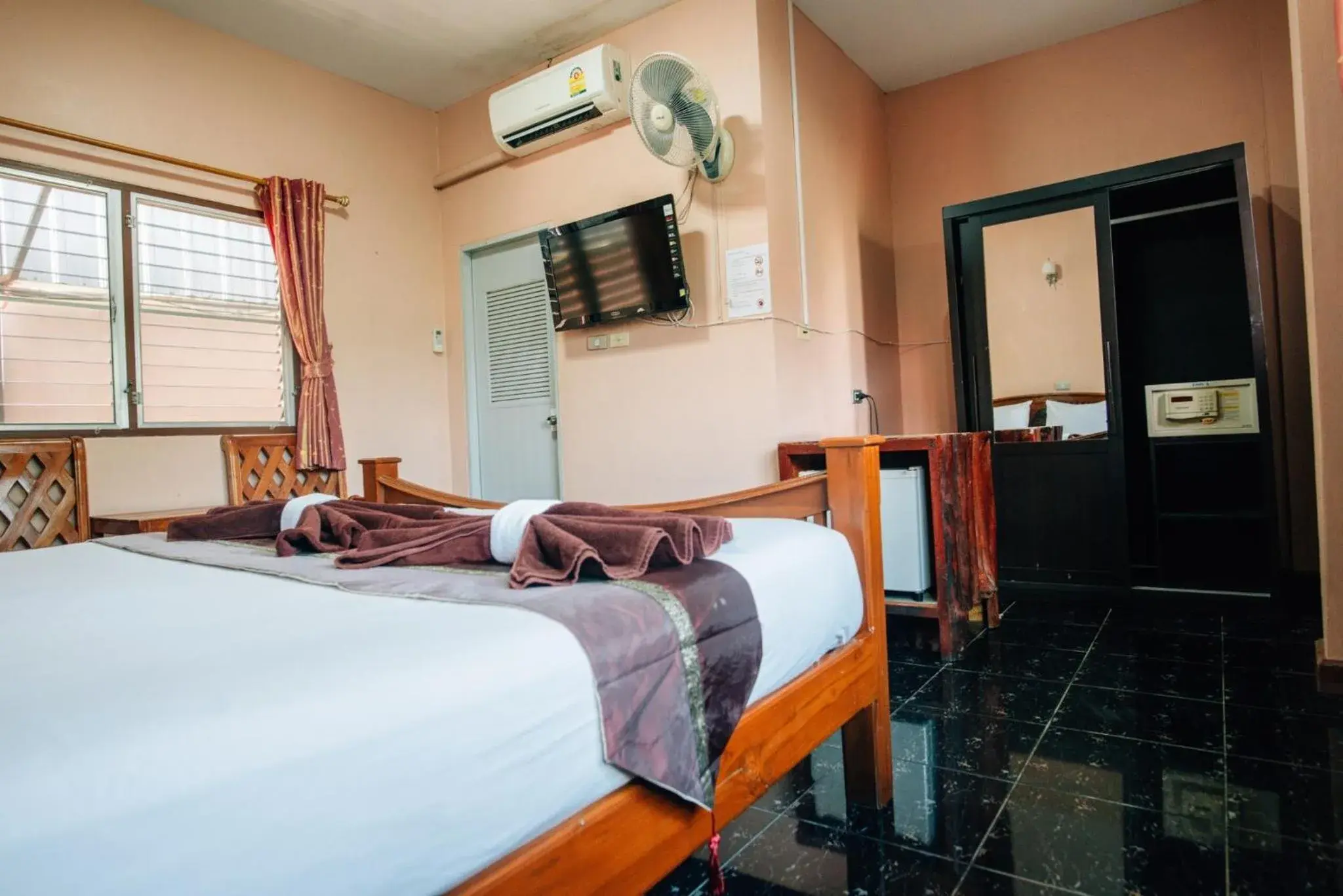 Superior Double or Twin Room in Noble Night Guesthouse Superior Double or Twin Room in Noble Night Guesthouse