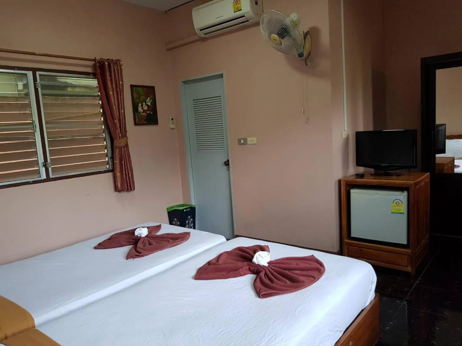 Property building, Bed in Noble Night Guesthouse