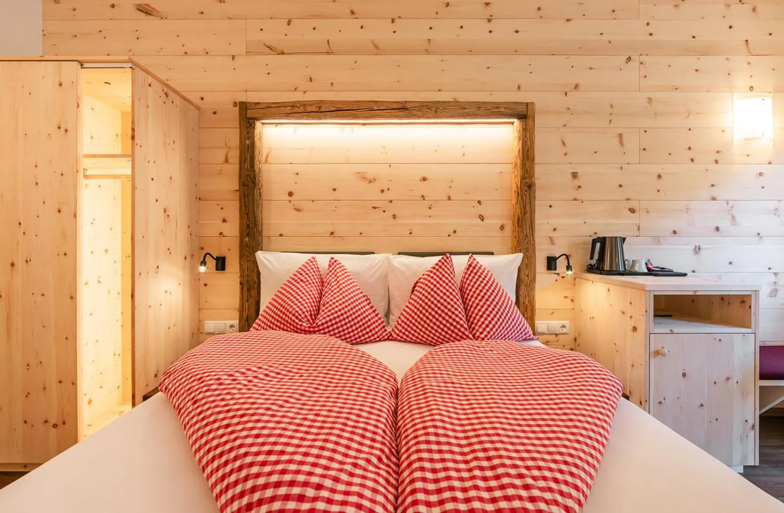 Photo of the whole room, Bed in Hotel Appartement Haus Gitschberg