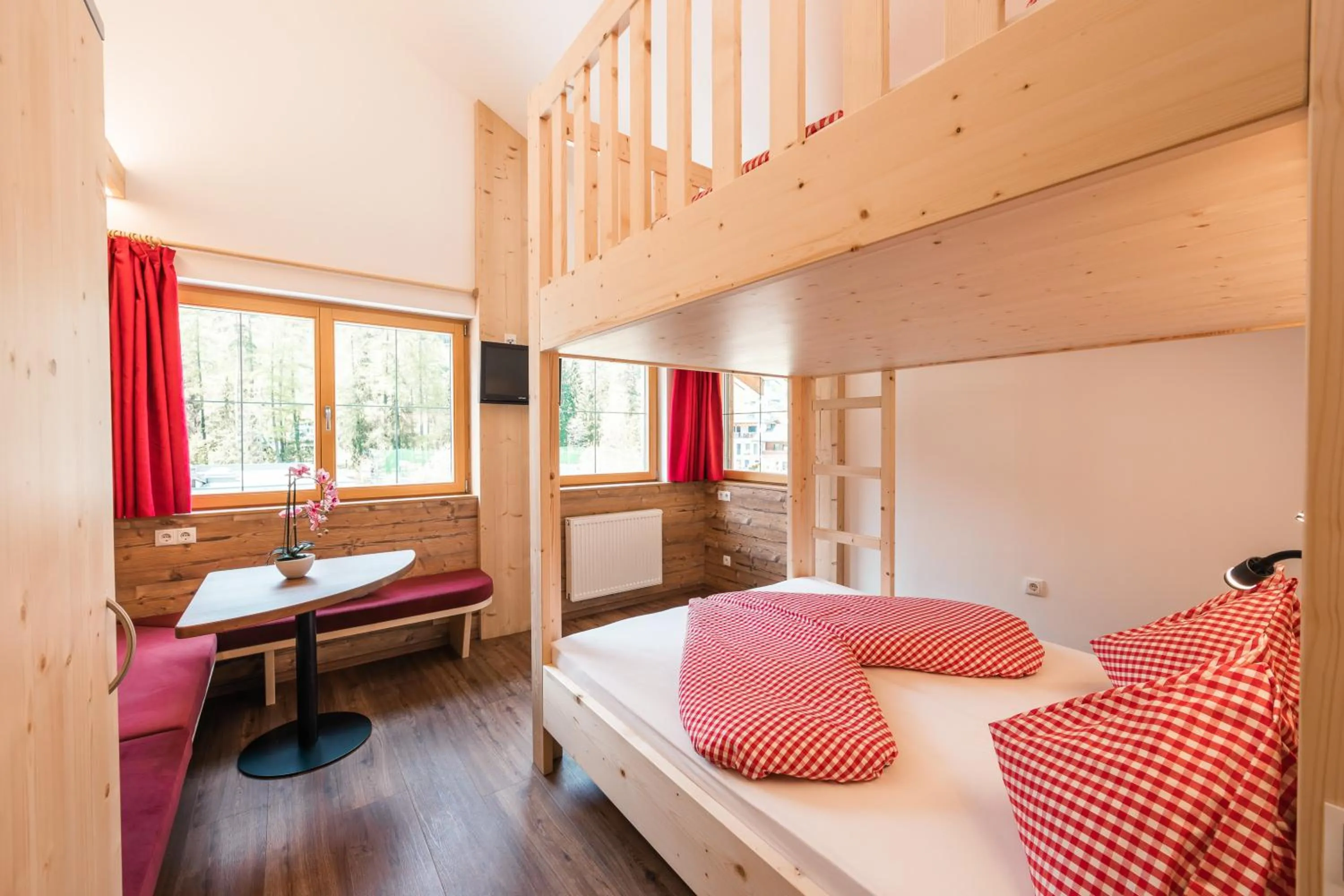 Photo of the whole room, Bed in Hotel Appartement Haus Gitschberg