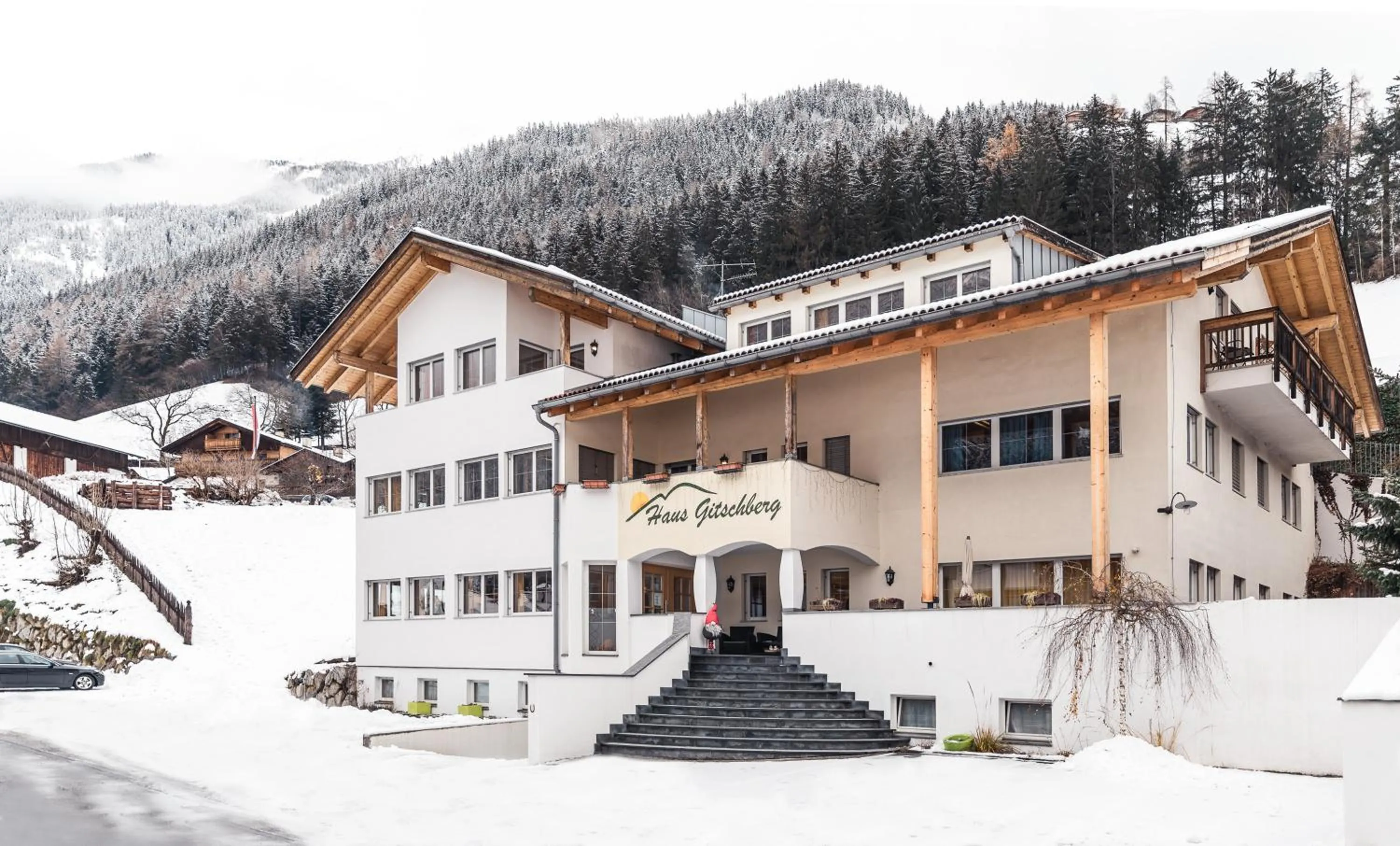 Property building in Hotel Appartement Haus Gitschberg