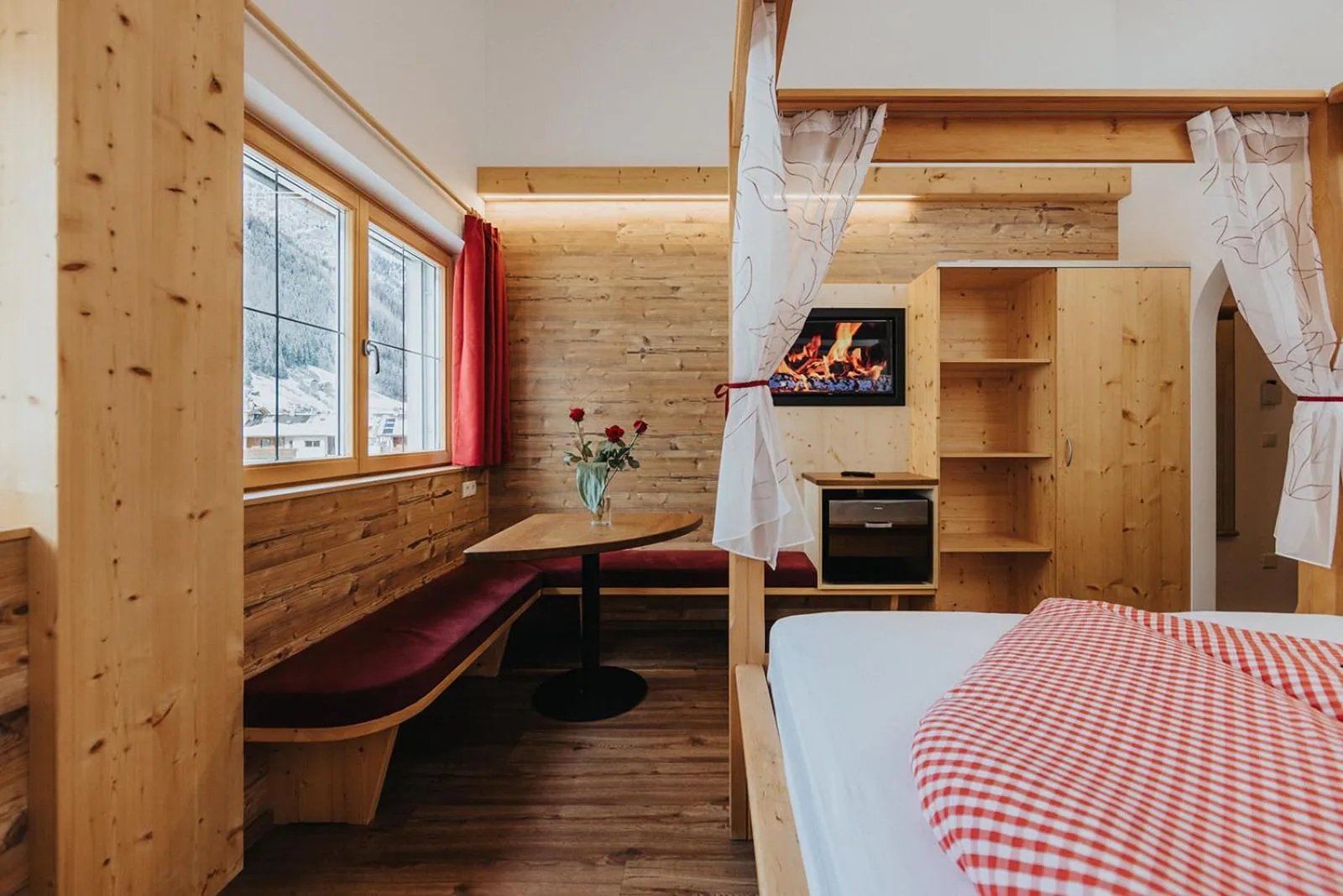 Photo of the whole room, Bed in Hotel Appartement Haus Gitschberg